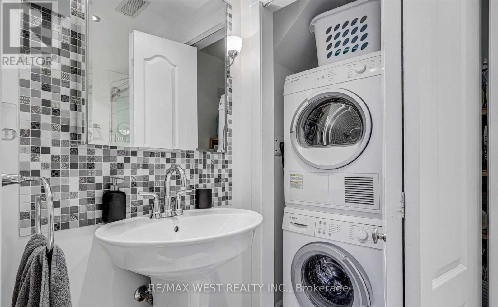 92 Lake Crescent, Toronto, Ontario  M8V 1W1 - Photo 16 - W12466450