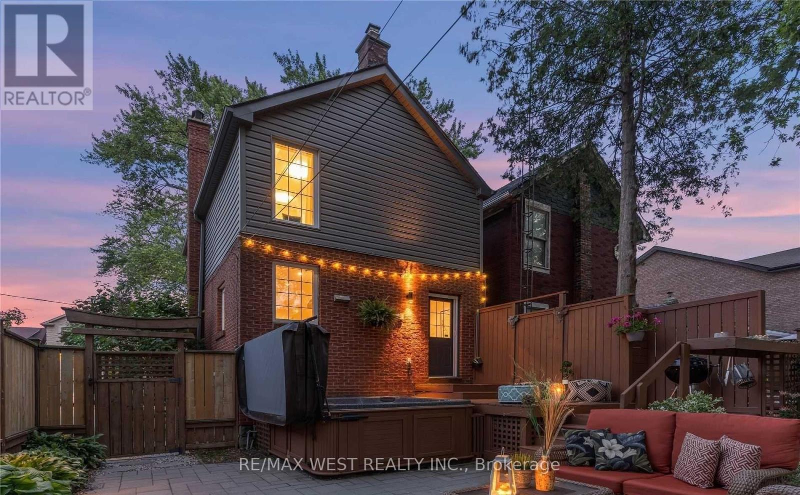 92 Lake Crescent, Toronto, Ontario  M8V 1W1 - Photo 22 - W12466450
