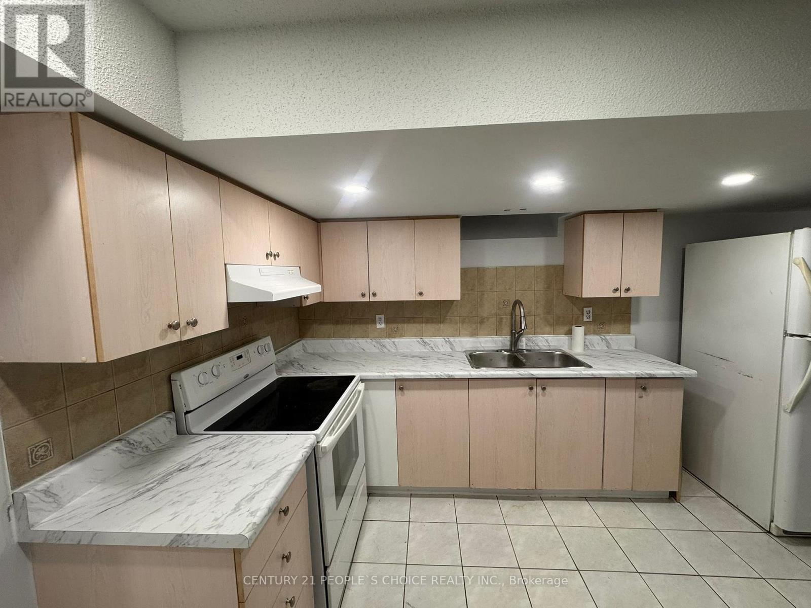 Bsmt #2 - 3 Chapparal Drive, Brampton, Ontario  L6R 3C5 - Photo 5 - W12466465