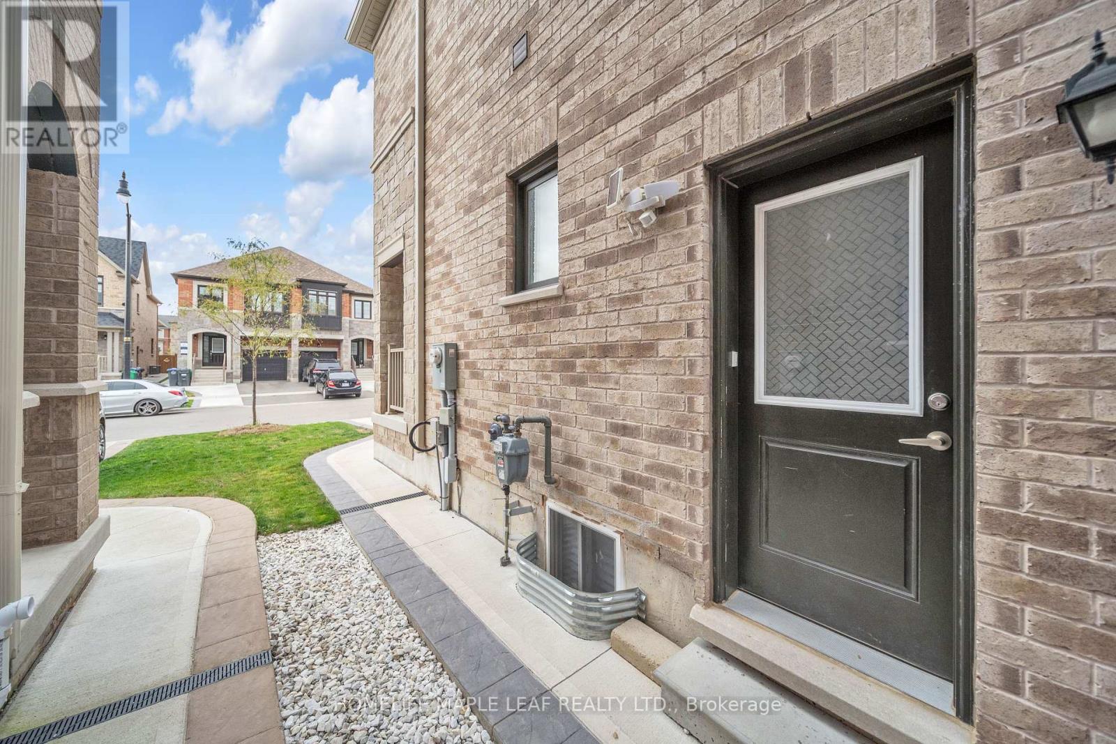15 Quinton Ridge, Brampton, Ontario  L6Y 6J4 - Photo 44 - W12466476