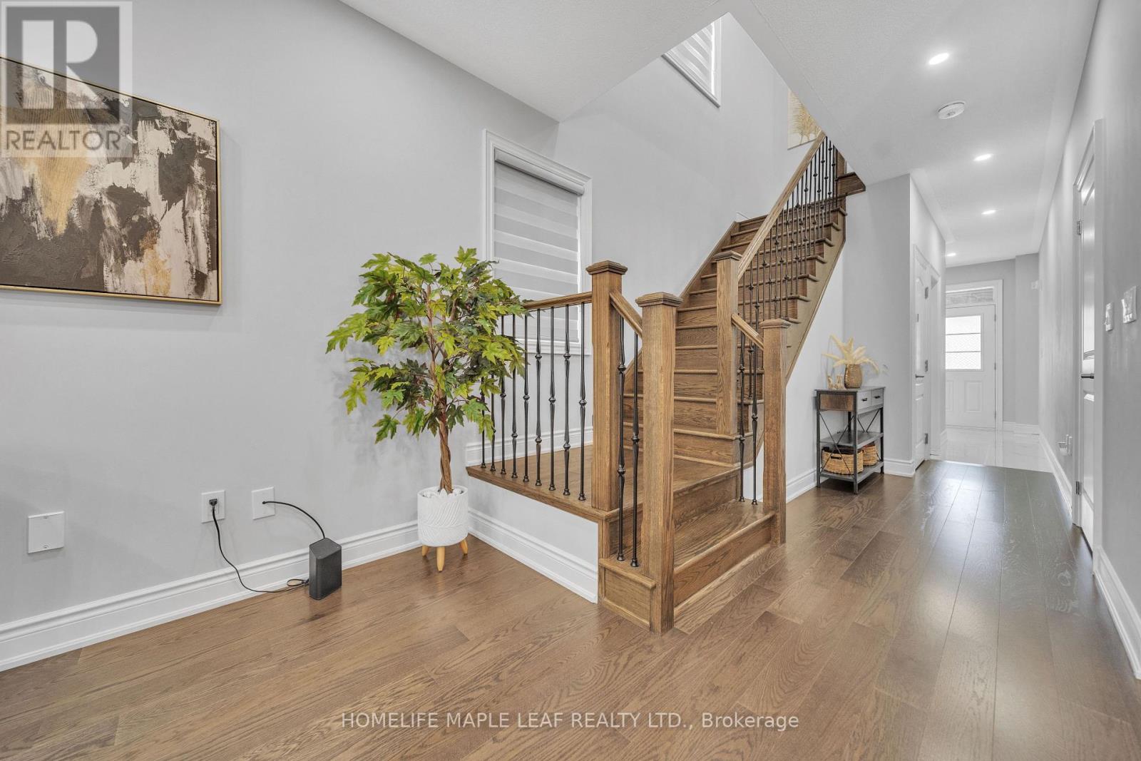 15 Quinton Ridge, Brampton, Ontario  L6Y 6J4 - Photo 7 - W12466476