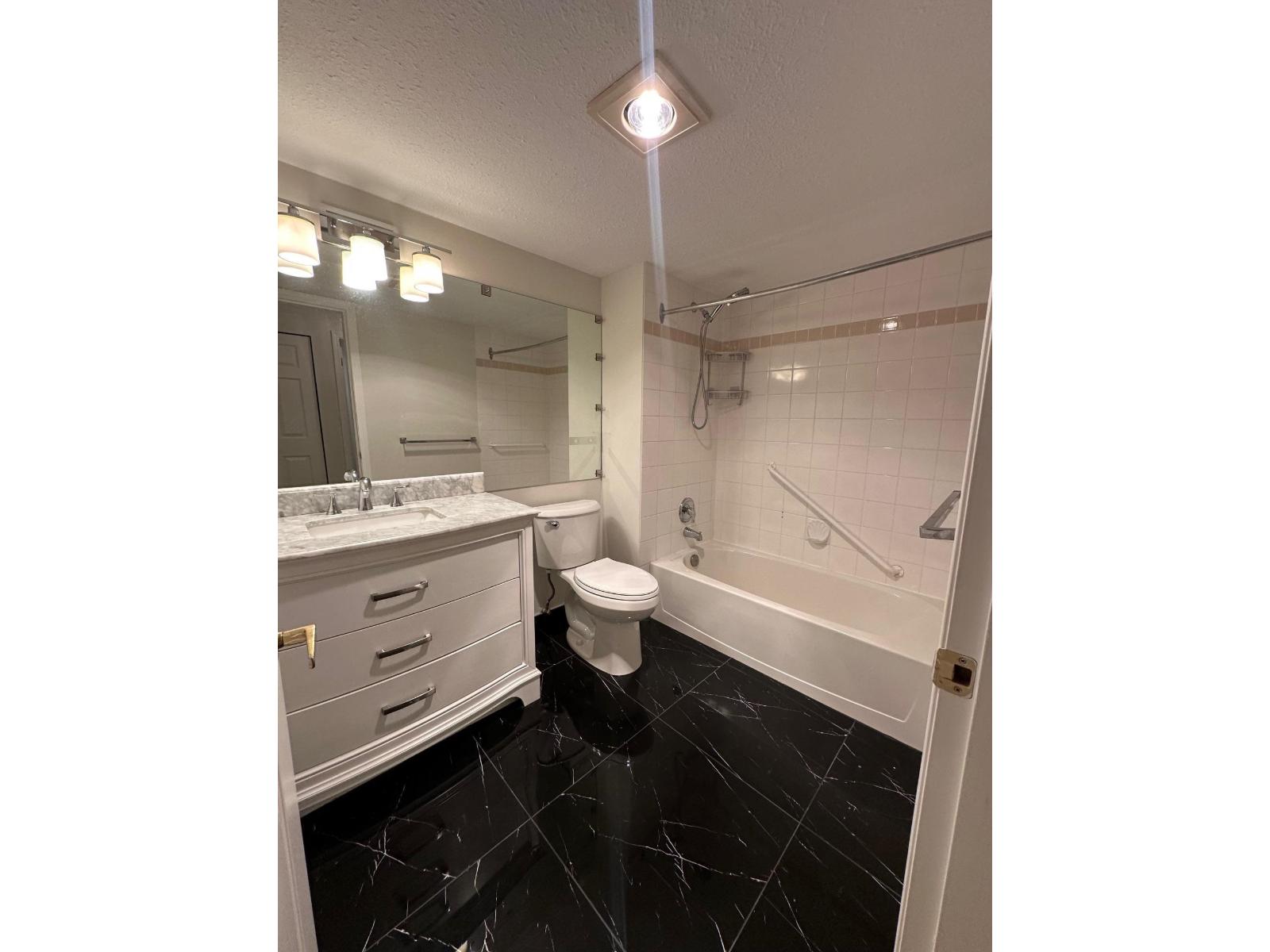 107 33110 George Ferguson Way, Abbotsford, British Columbia  V2S 2L5 - Photo 4 - R3059072