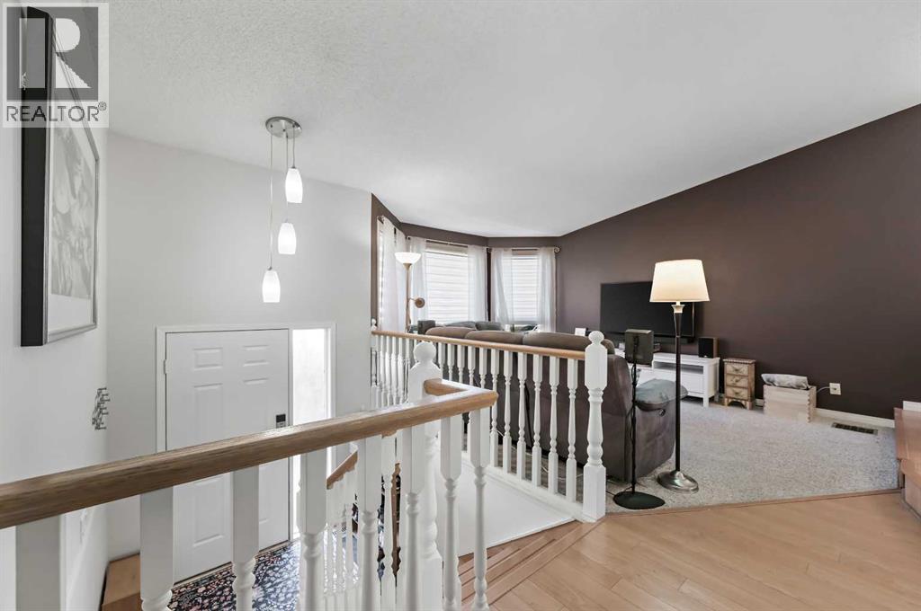 60 Ventura Road Ne, Calgary, Alberta  T2E 8E9 - Photo 3 - A2262566