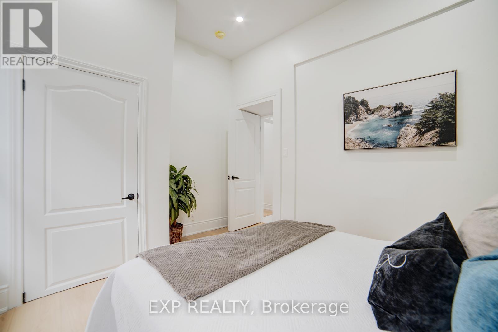 28 Springbank Drive, London South, Ontario  N6J 1E3 - Photo 15 - X12466402
