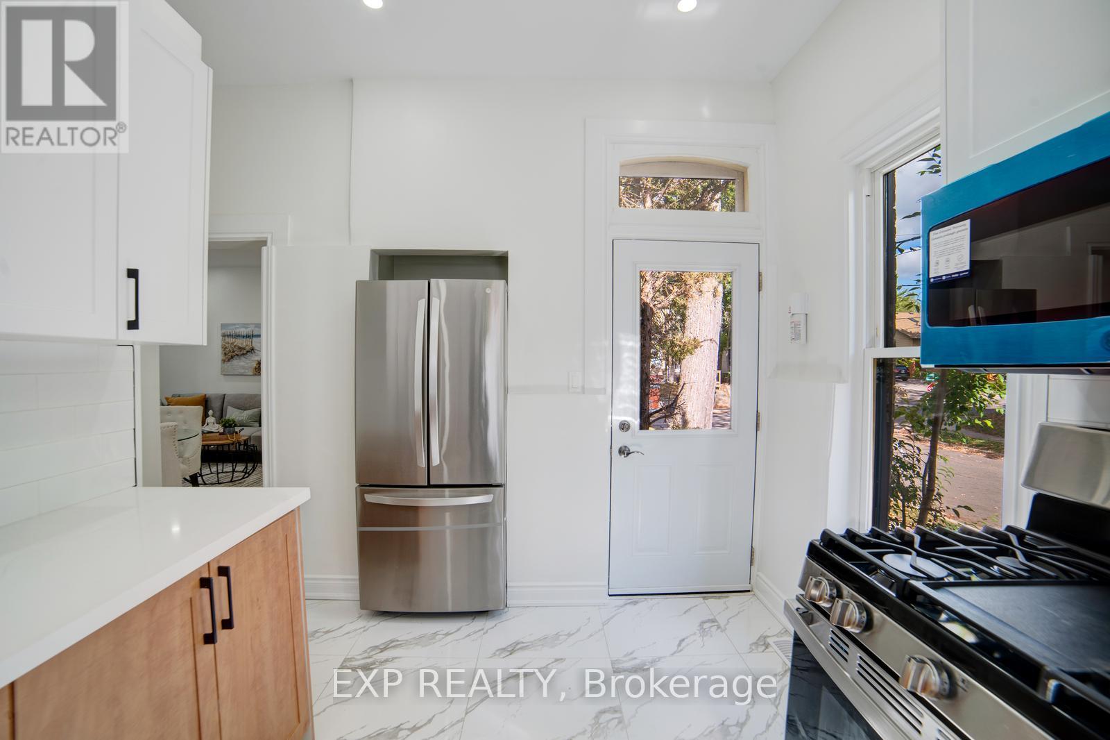 28 Springbank Drive, London South, Ontario  N6J 1E3 - Photo 17 - X12466402
