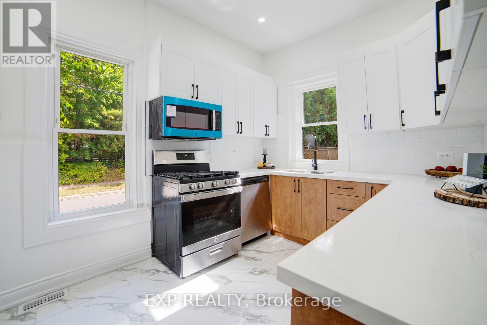 28 Springbank Drive, London South, Ontario  N6J 1E3 - Photo 18 - X12466402
