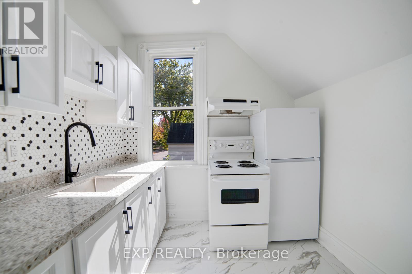 28 Springbank Drive, London South, Ontario  N6J 1E3 - Photo 25 - X12466402