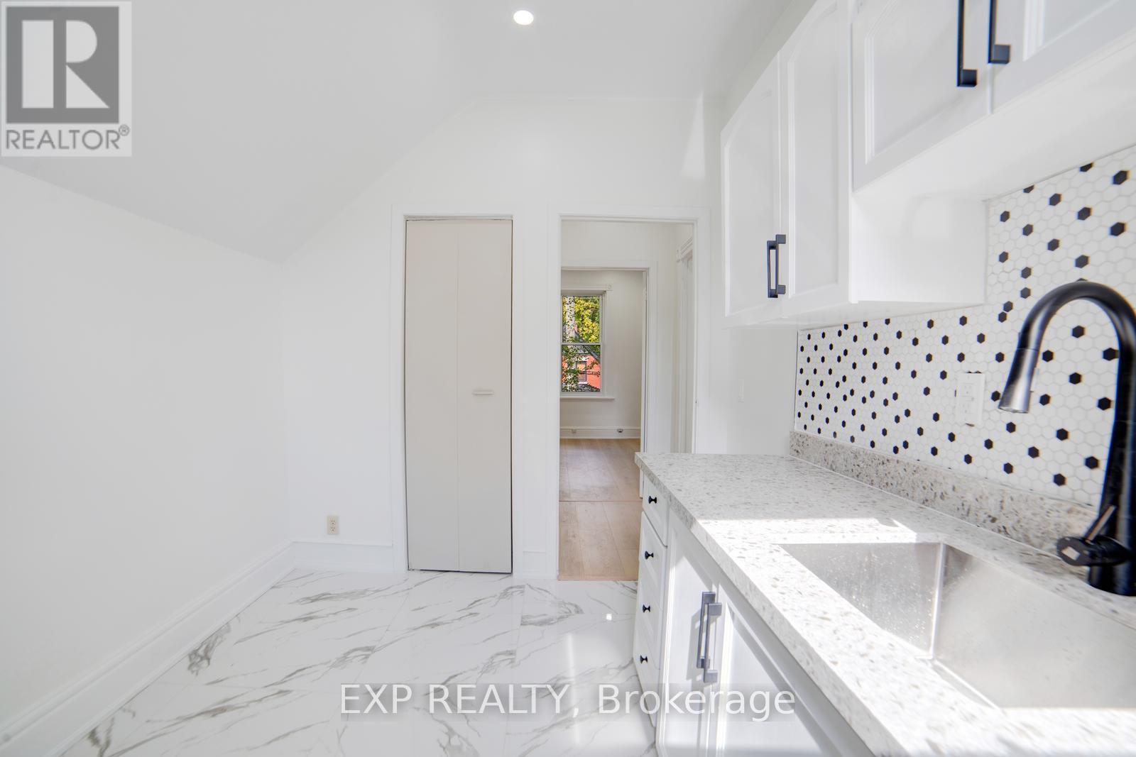28 Springbank Drive, London South, Ontario  N6J 1E3 - Photo 27 - X12466402
