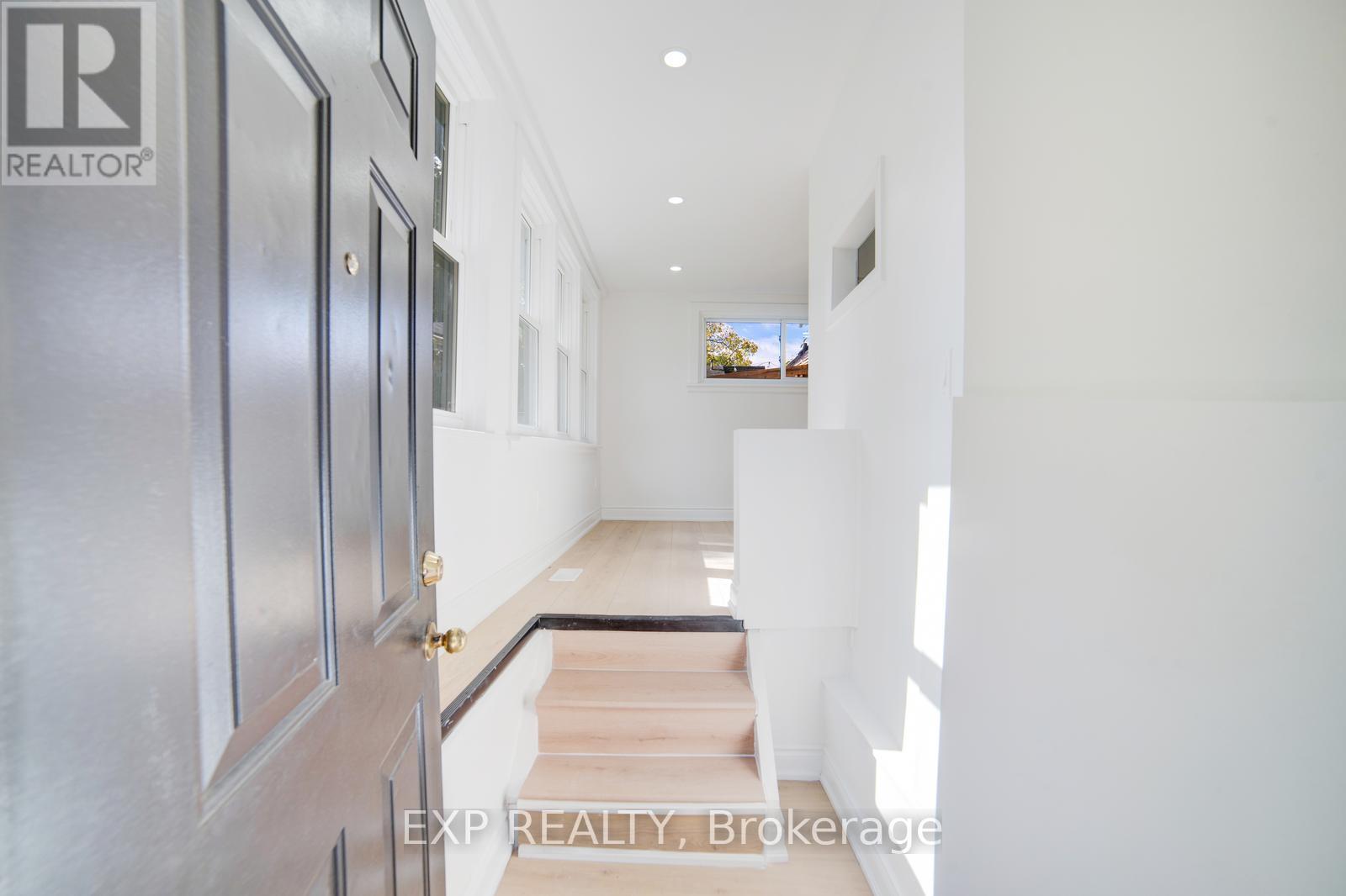 28 Springbank Drive, London South, Ontario  N6J 1E3 - Photo 30 - X12466402