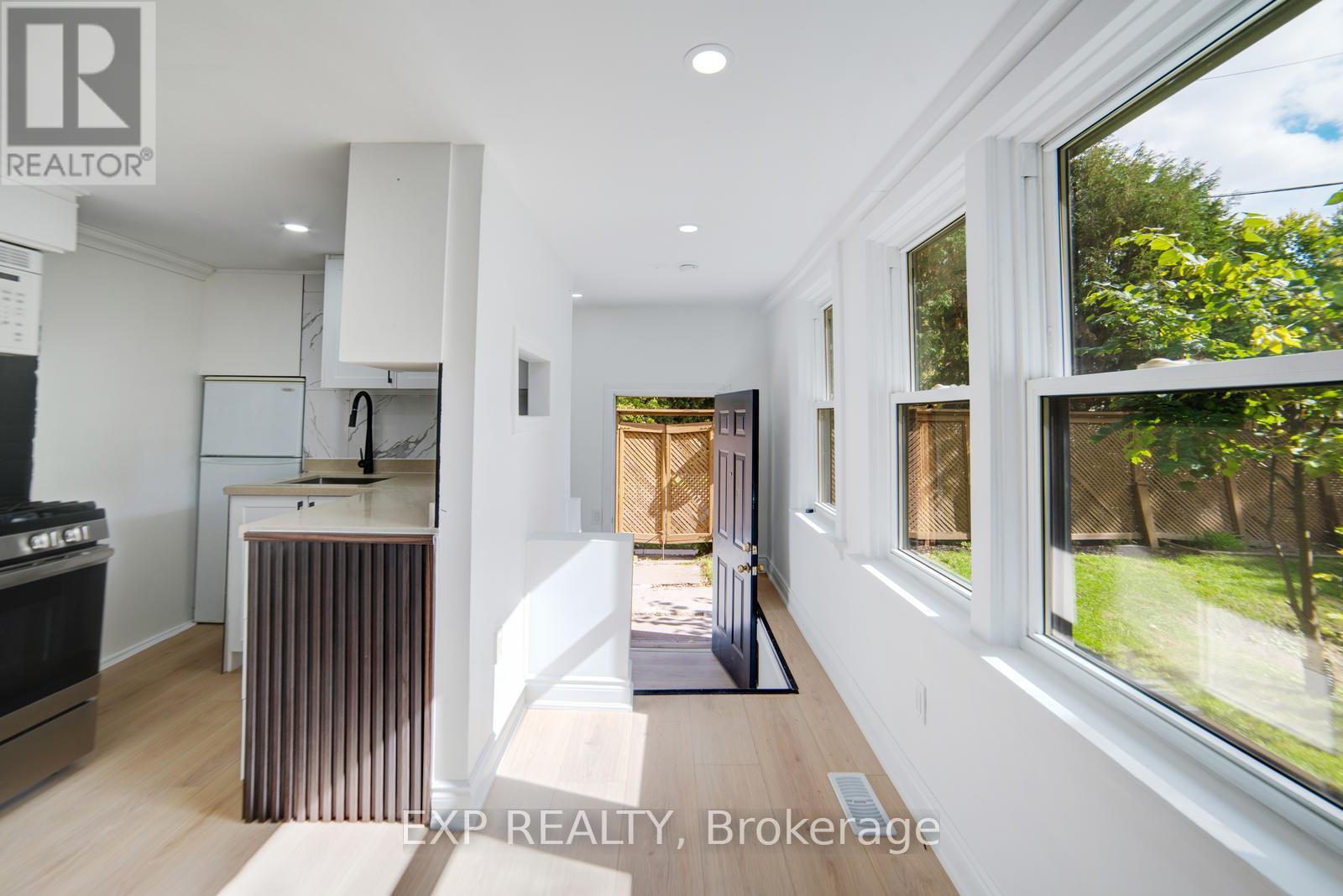 28 Springbank Drive, London South, Ontario  N6J 1E3 - Photo 31 - X12466402