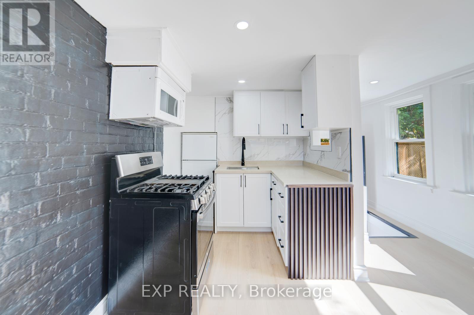 28 Springbank Drive, London South, Ontario  N6J 1E3 - Photo 34 - X12466402