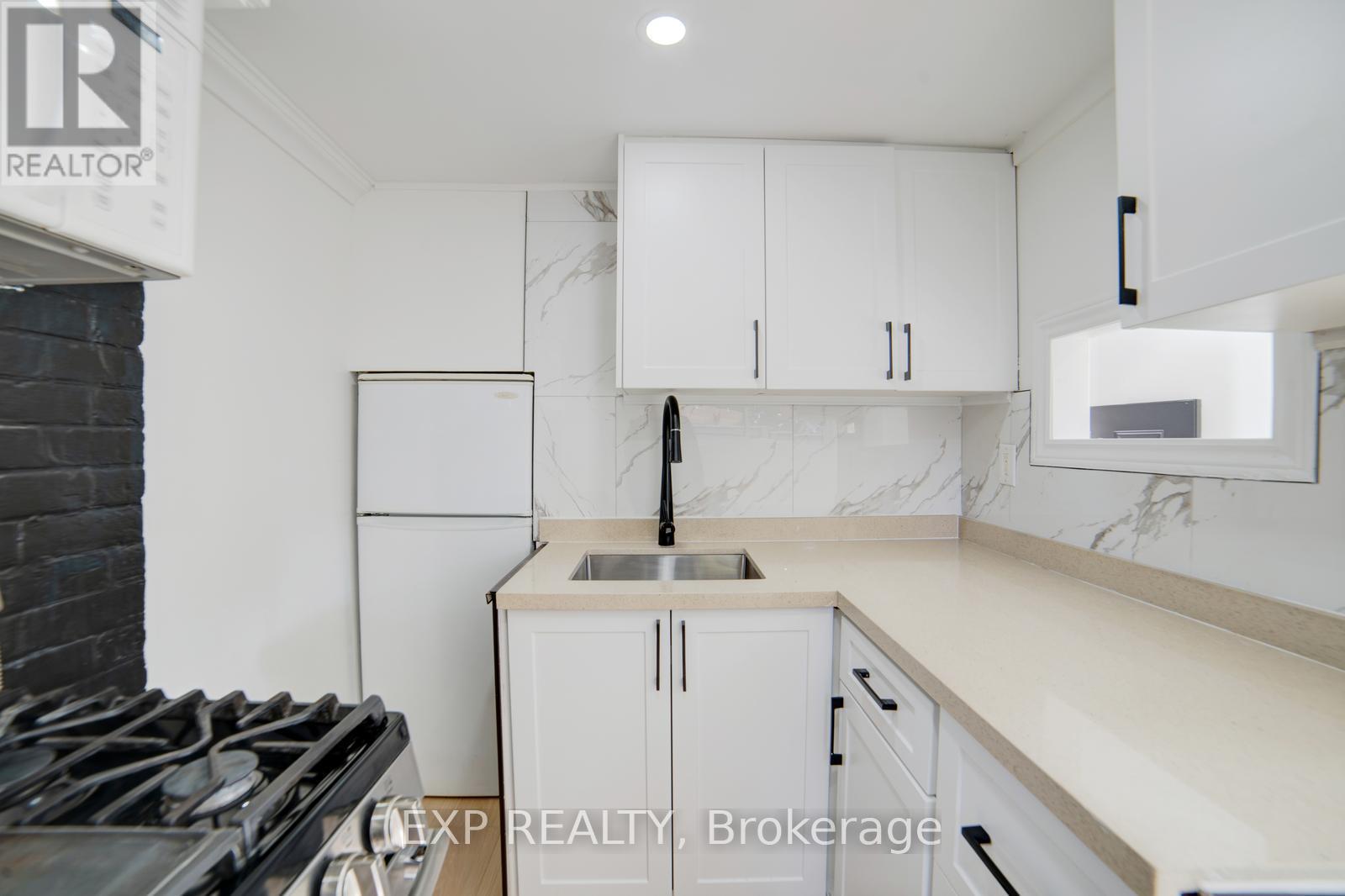 28 Springbank Drive, London South, Ontario  N6J 1E3 - Photo 35 - X12466402
