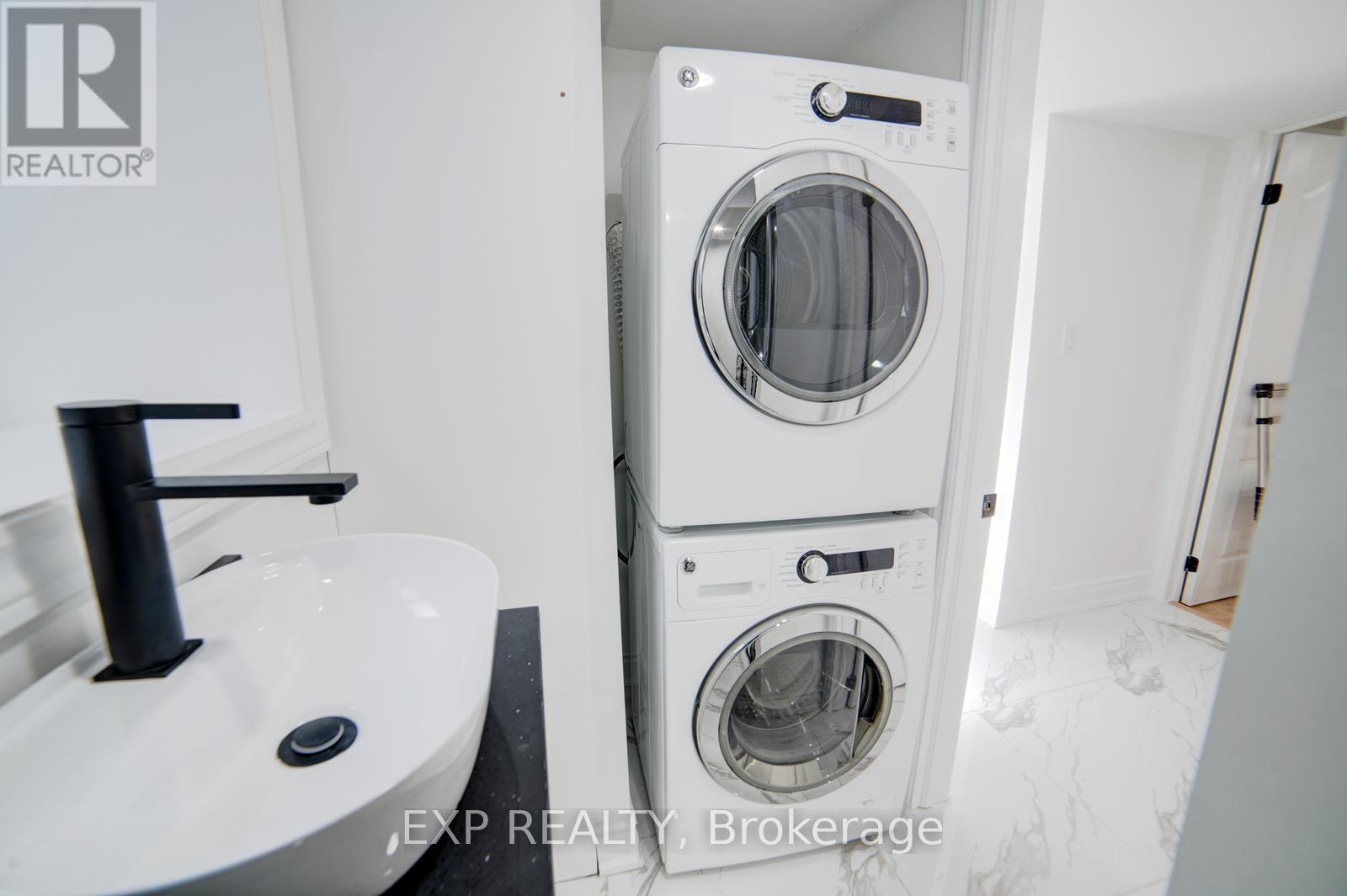 28 Springbank Drive, London South, Ontario  N6J 1E3 - Photo 39 - X12466402