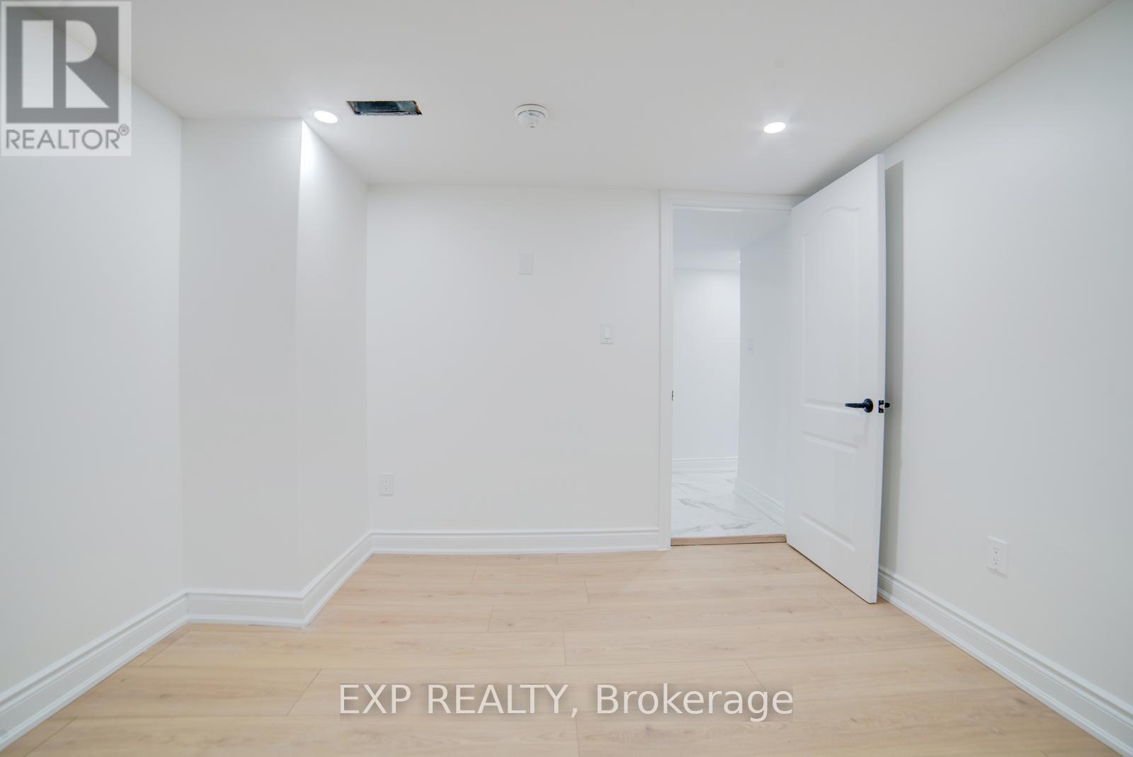 28 Springbank Drive, London South, Ontario  N6J 1E3 - Photo 40 - X12466402