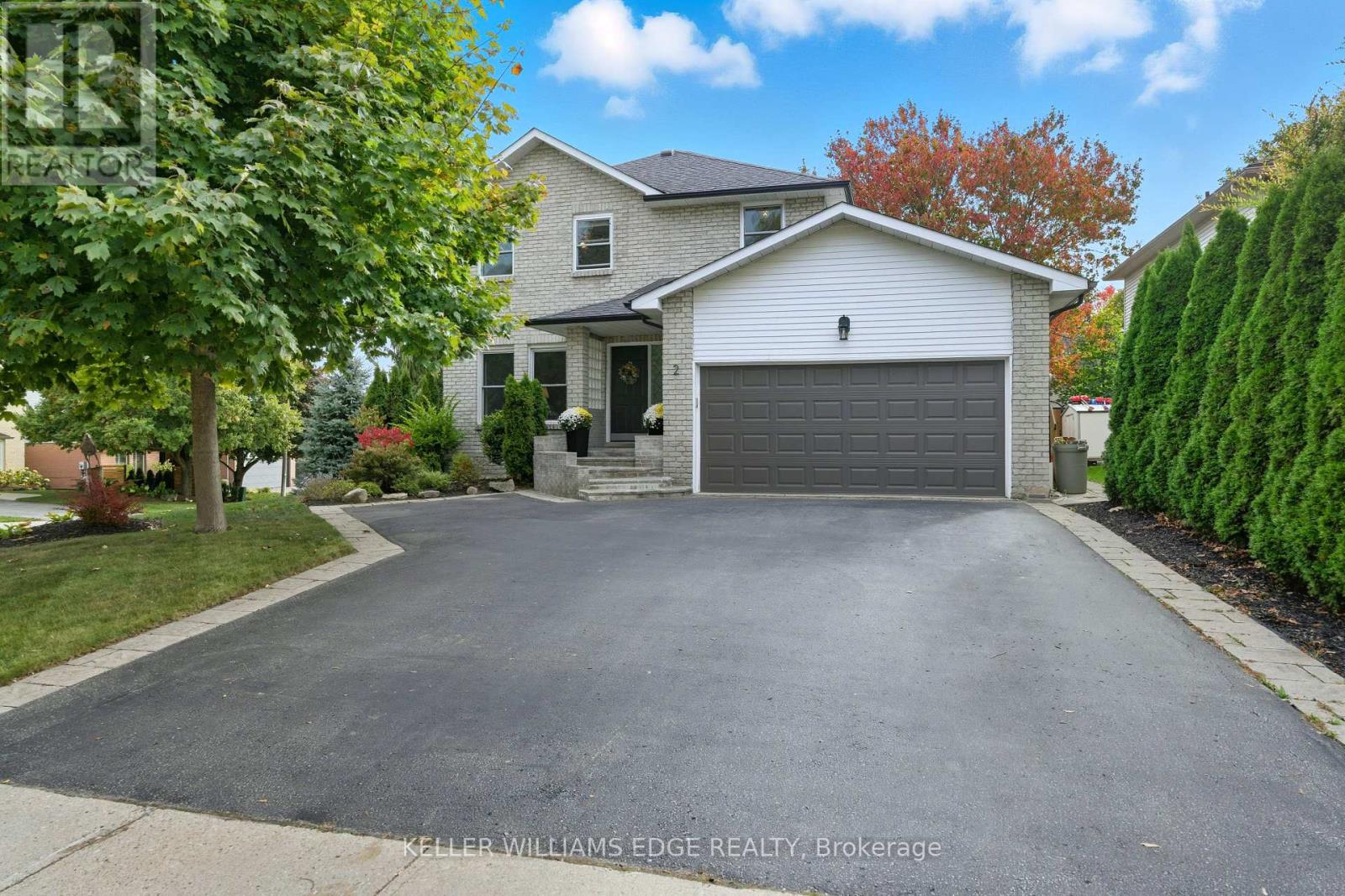 2 Giffin Road, Hamilton, Ontario  L9H 6S1 - Photo 3 - X12466422