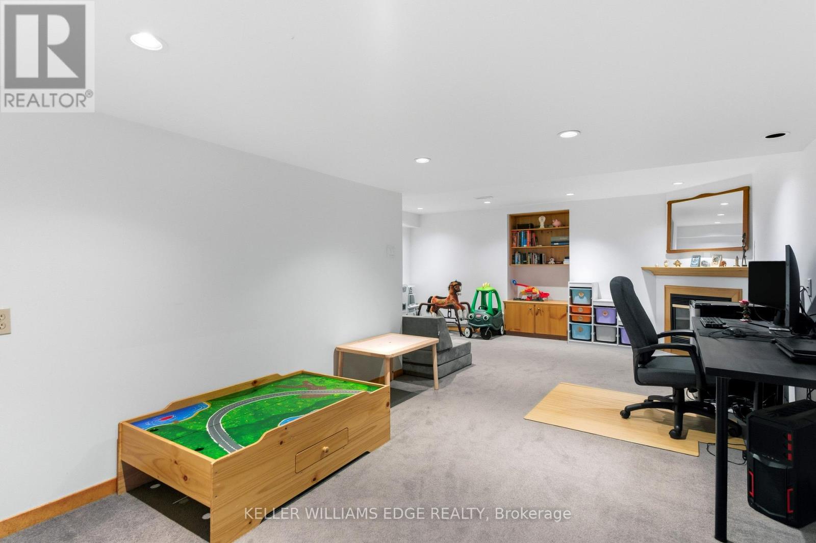 2 Giffin Road, Hamilton, Ontario  L9H 6S1 - Photo 35 - X12466422