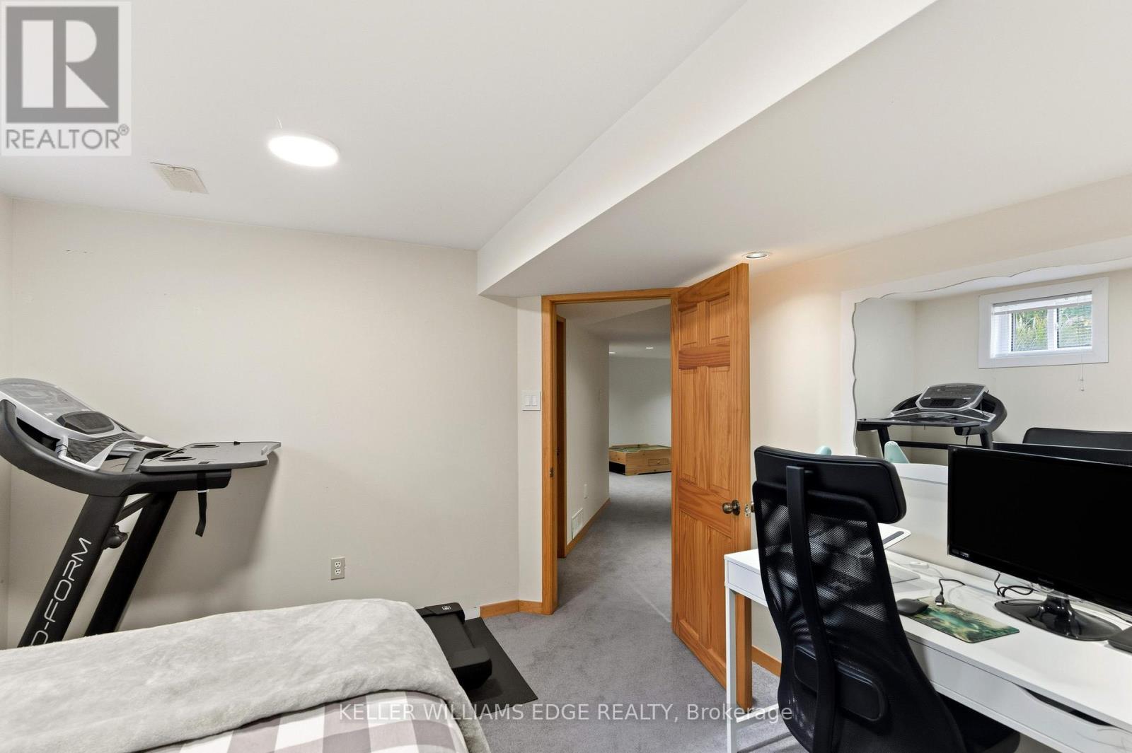 2 Giffin Road, Hamilton, Ontario  L9H 6S1 - Photo 41 - X12466422