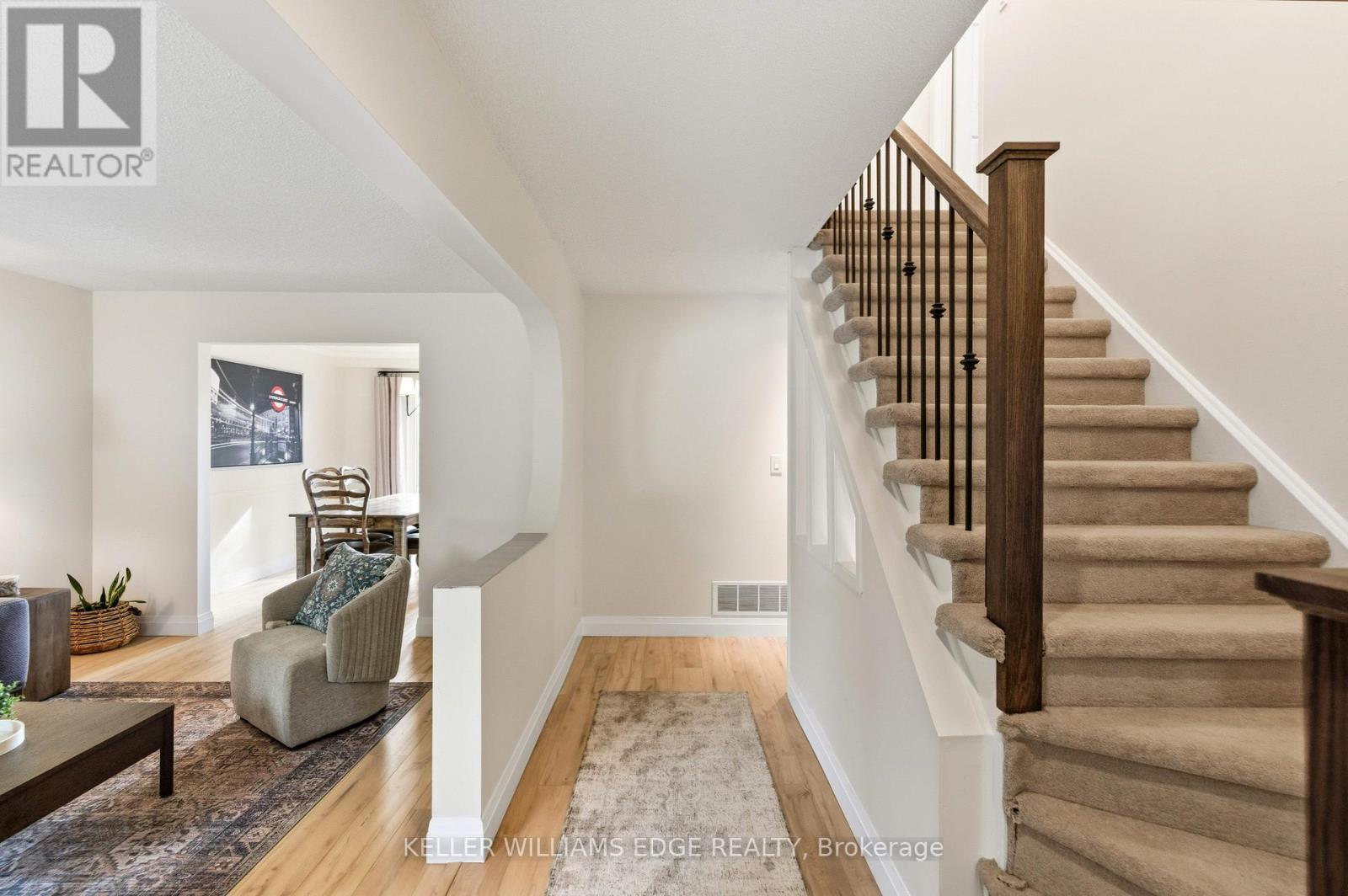 2 Giffin Road, Hamilton, Ontario  L9H 6S1 - Photo 8 - X12466422