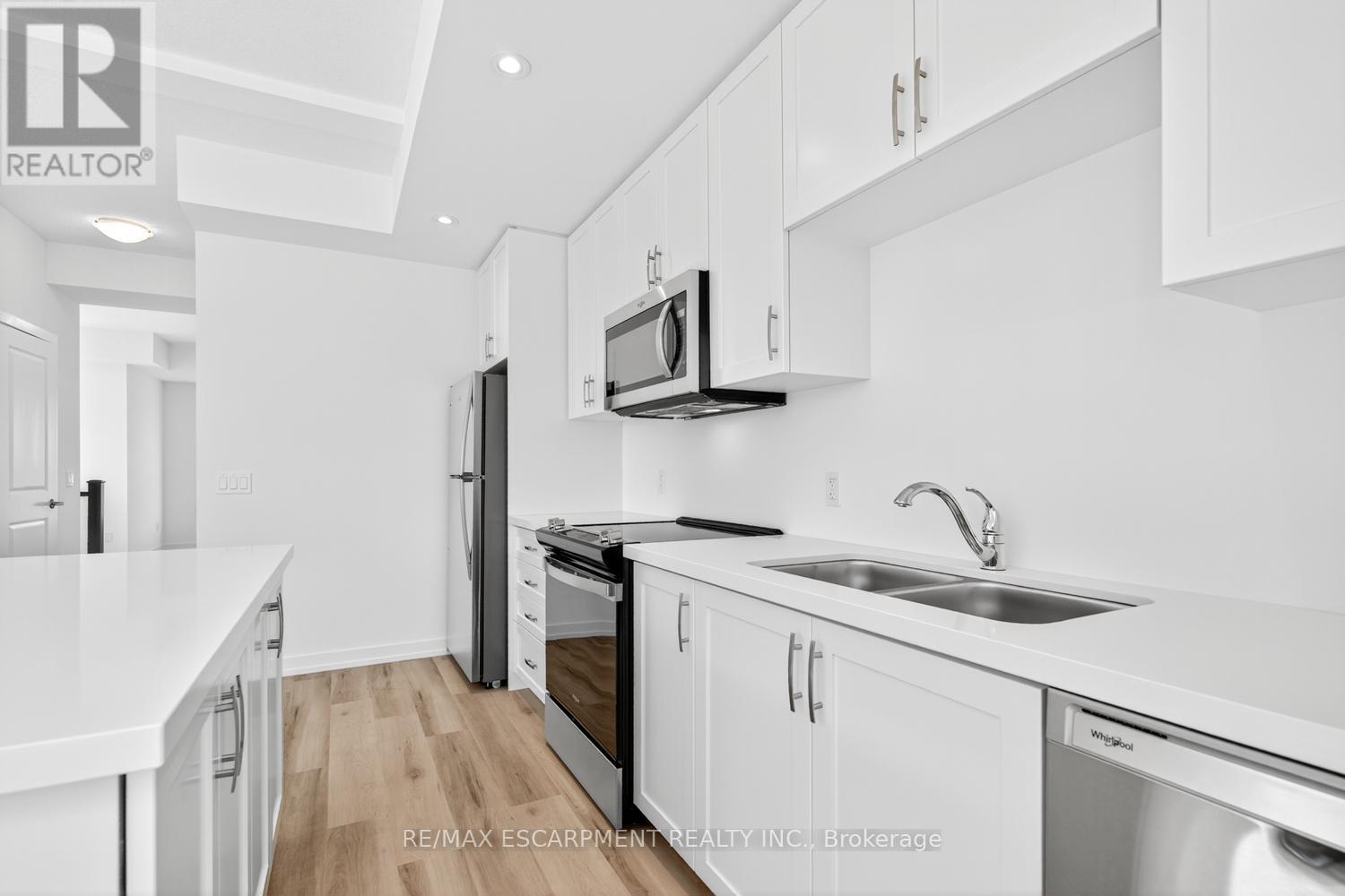 39 - 70 Kenesky Drive, Hamilton, Ontario  L0R 2H7 - Photo 13 - X12466456