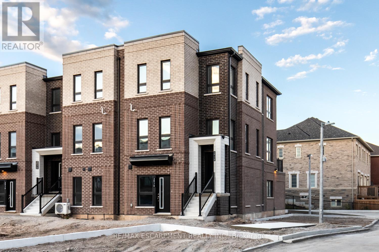39 - 70 Kenesky Drive, Hamilton, Ontario  L0R 2H7 - Photo 2 - X12466456