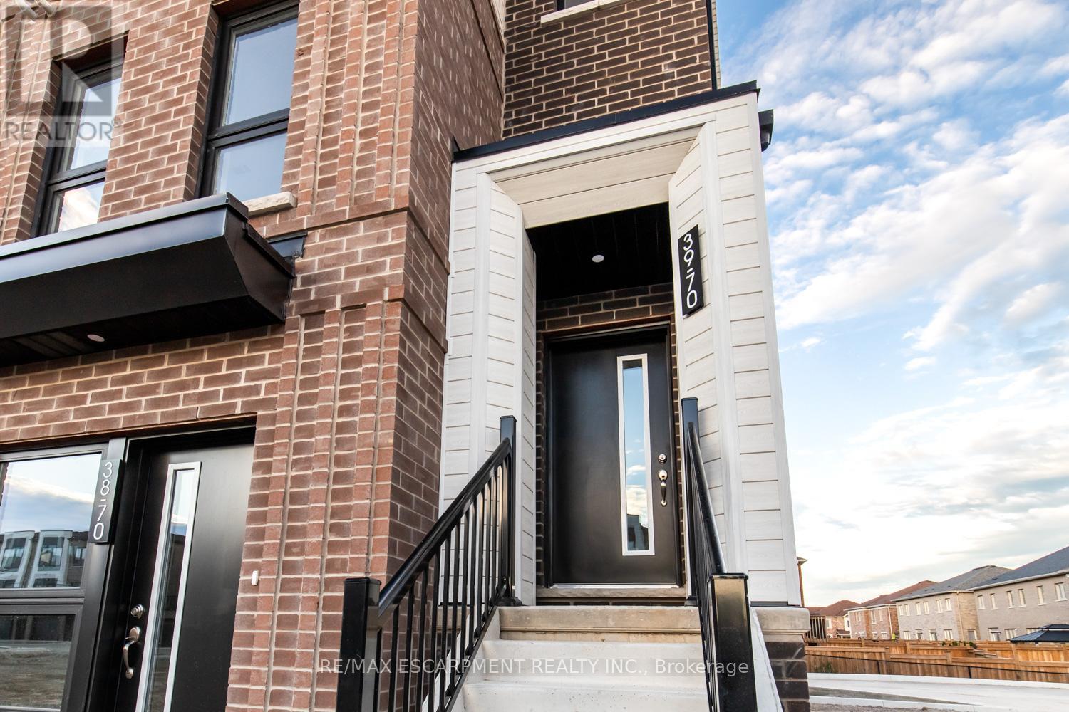 39 - 70 Kenesky Drive, Hamilton, Ontario  L0R 2H7 - Photo 3 - X12466456