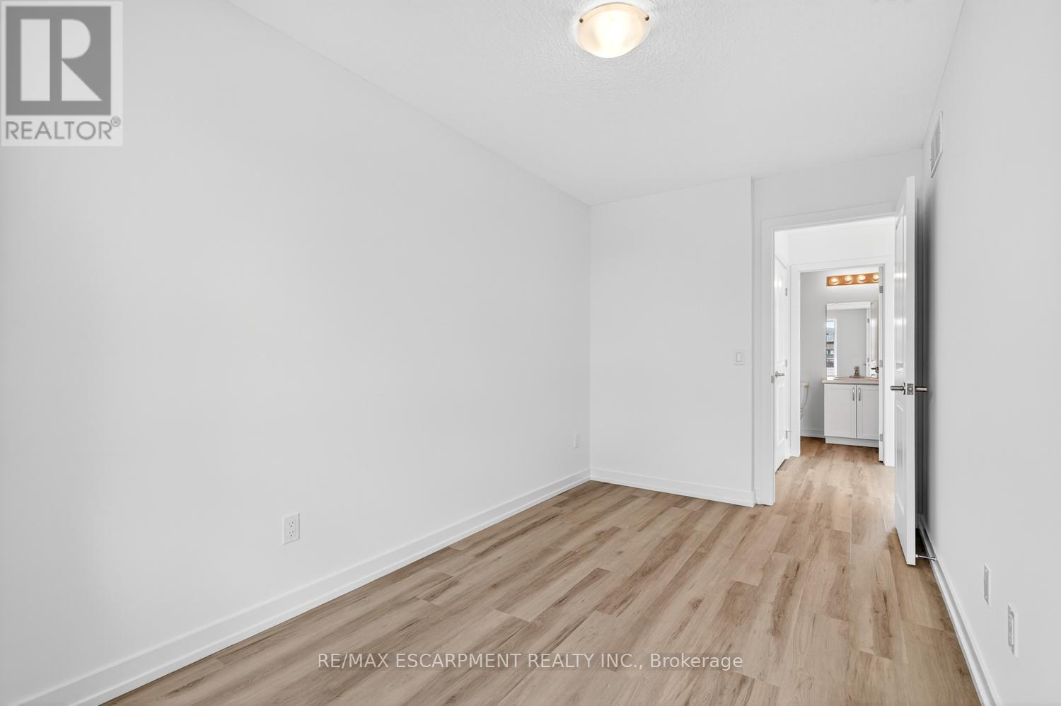 39 - 70 Kenesky Drive, Hamilton, Ontario  L0R 2H7 - Photo 33 - X12466456