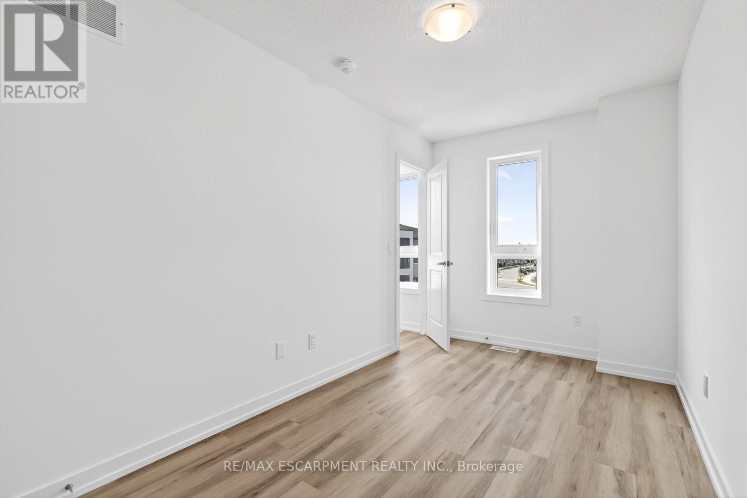 39 - 70 Kenesky Drive, Hamilton, Ontario  L0R 2H7 - Photo 35 - X12466456
