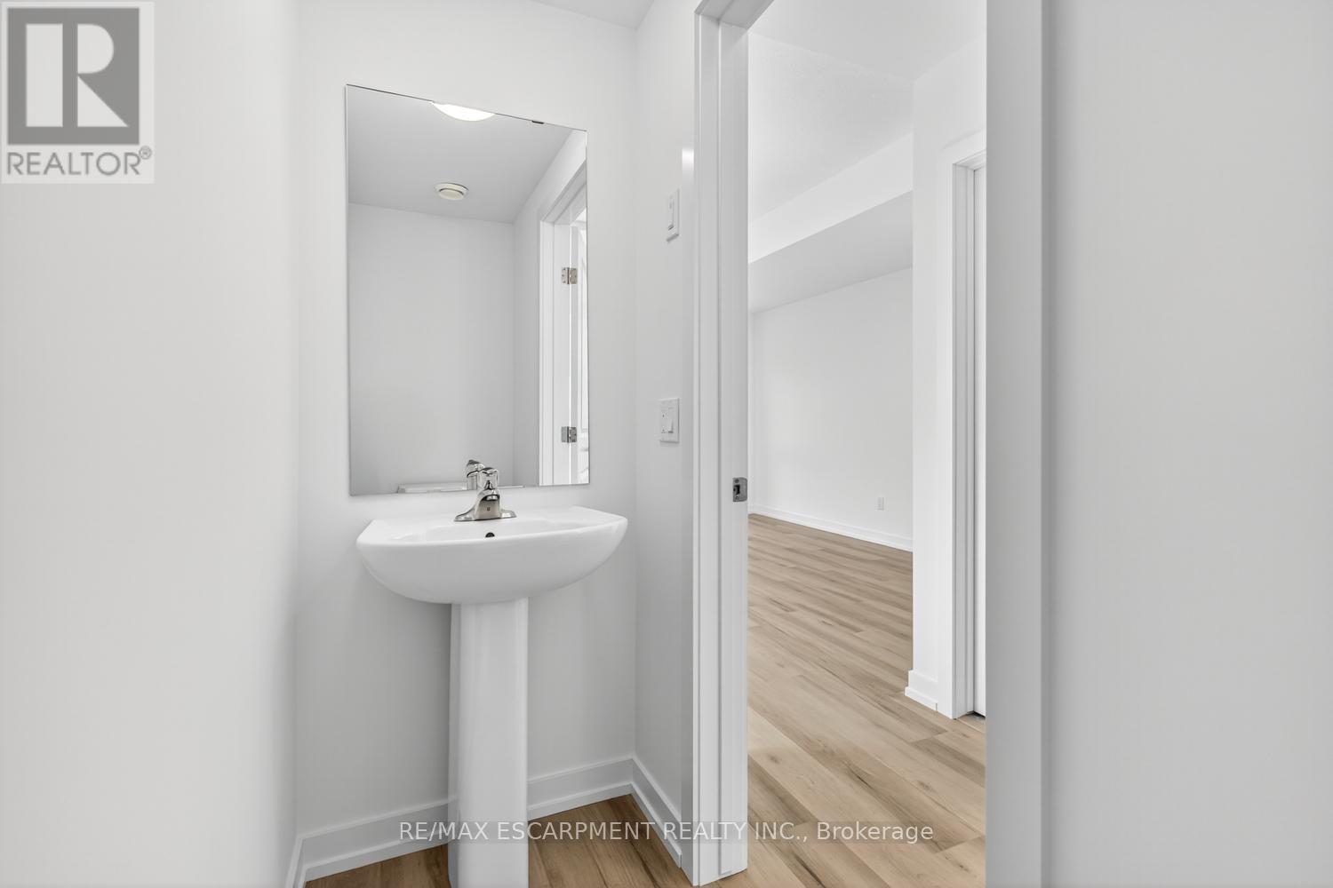 39 - 70 Kenesky Drive, Hamilton, Ontario  L0R 2H7 - Photo 8 - X12466456