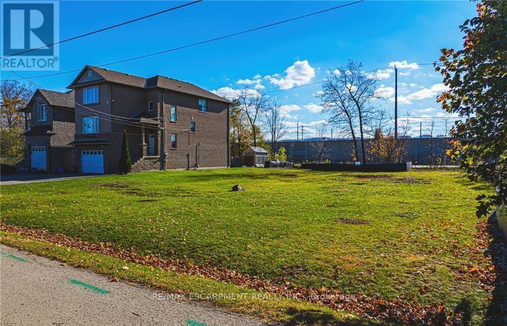 5 Trillium Avenue, Hamilton, Ontario  L8E 5E1 - Photo 3 - X12466463