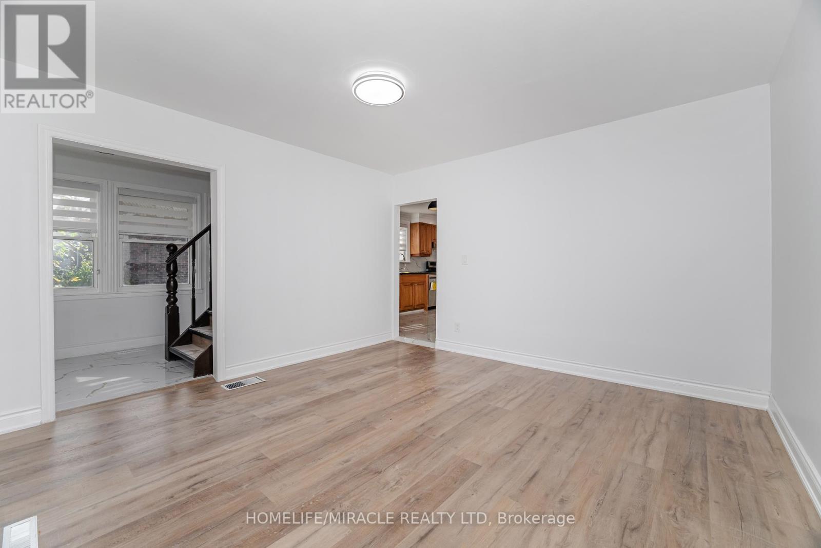 7751 Thomas Street, Niagara Falls, Ontario  L2G 6T3 - Photo 10 - X12466473