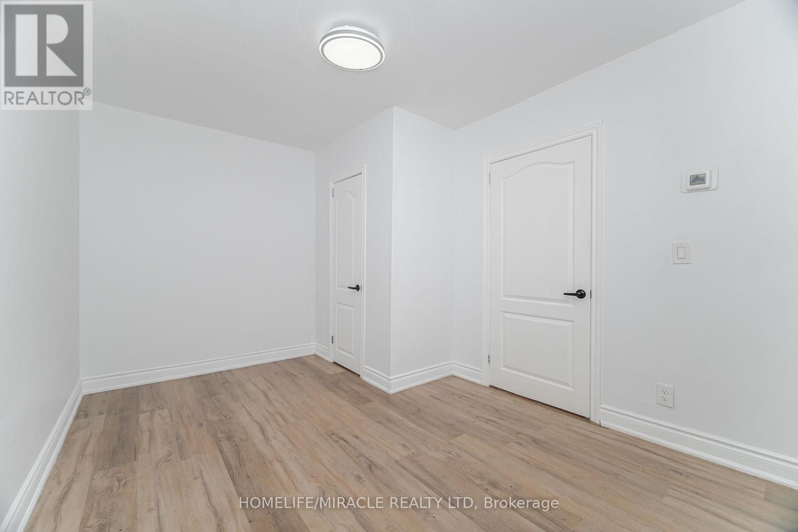 7751 Thomas Street, Niagara Falls, Ontario  L2G 6T3 - Photo 18 - X12466473