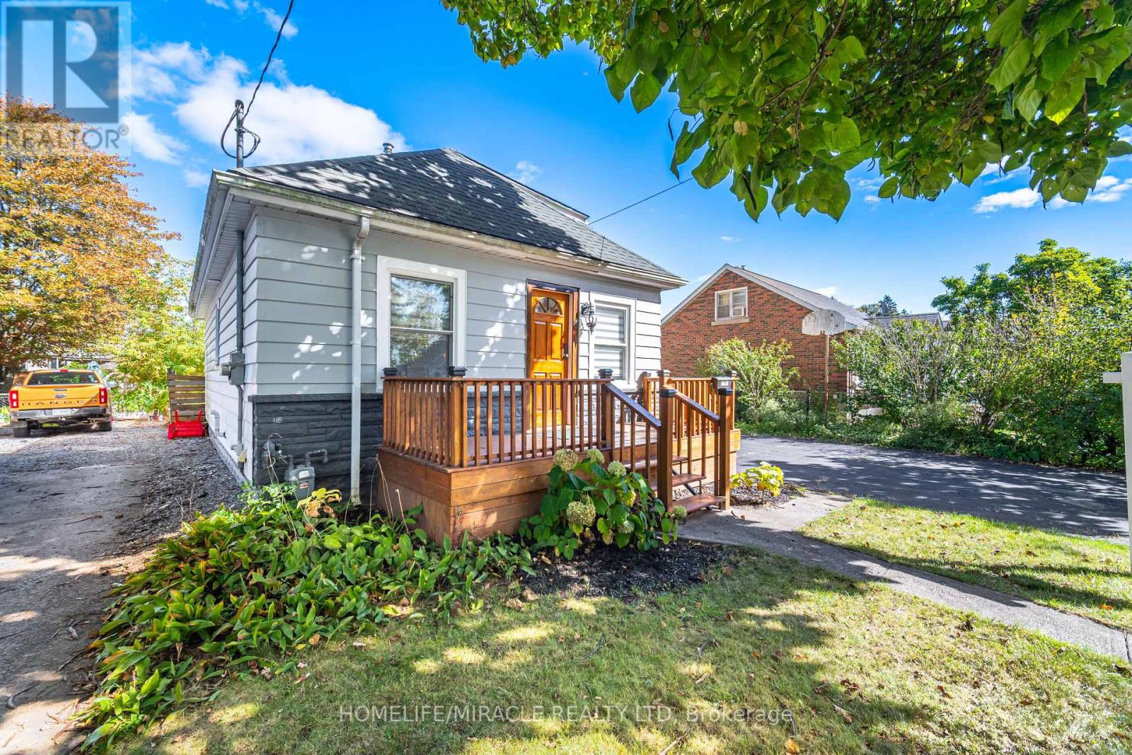 7751 Thomas Street, Niagara Falls, Ontario  L2G 6T3 - Photo 3 - X12466473