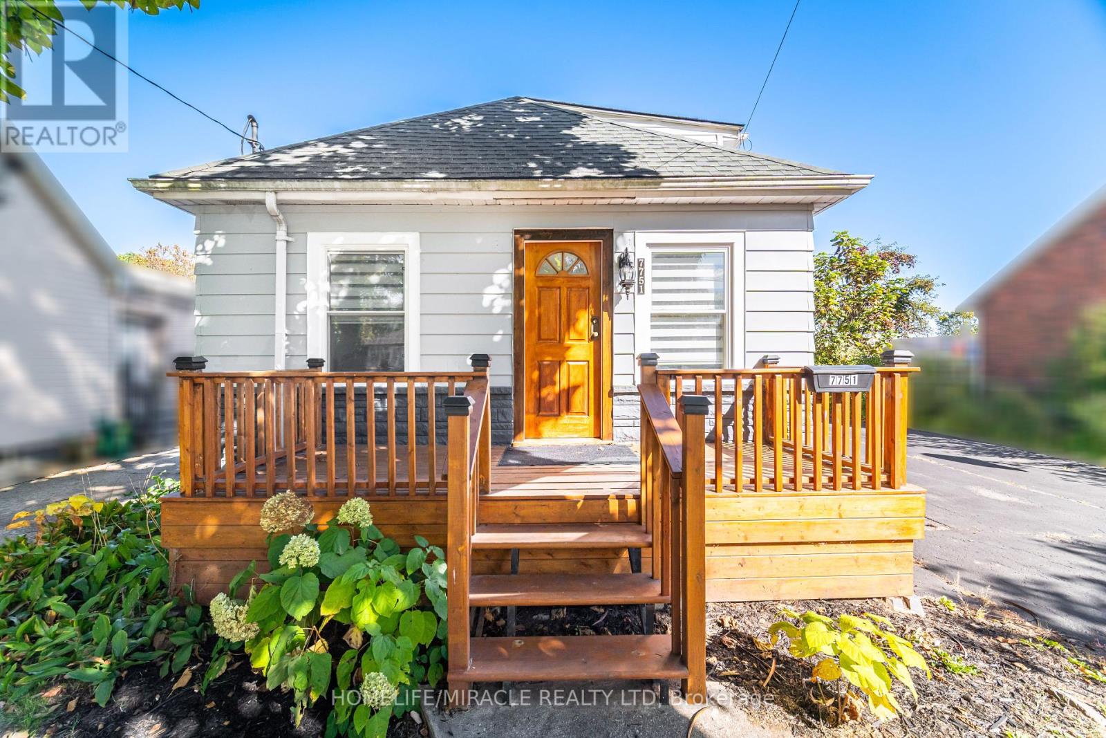 7751 Thomas Street, Niagara Falls, Ontario  L2G 6T3 - Photo 5 - X12466473