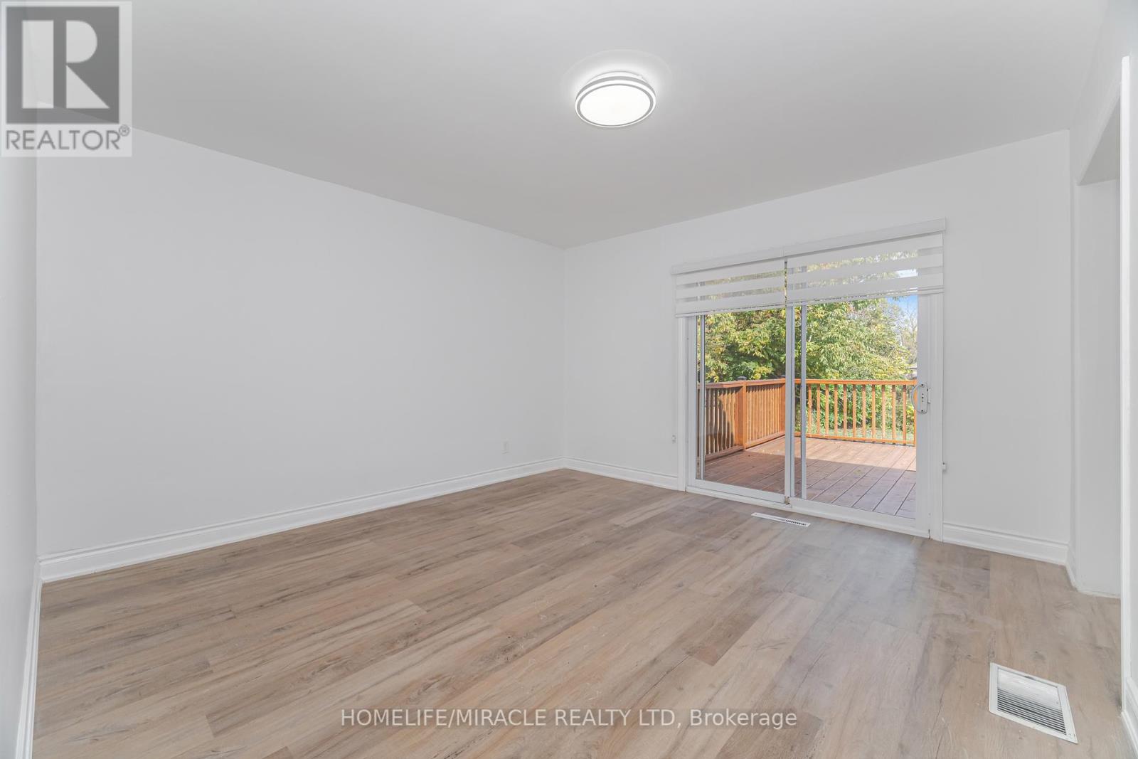 7751 Thomas Street, Niagara Falls, Ontario  L2G 6T3 - Photo 8 - X12466473