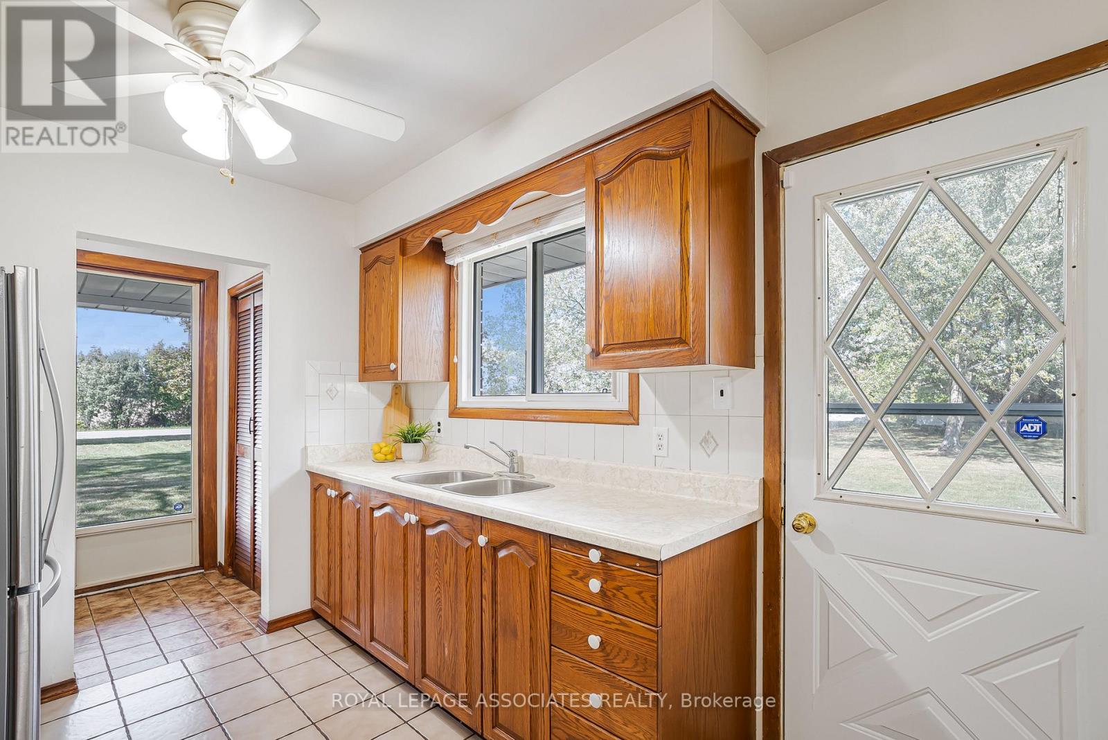 2371 Hendershot Road, Hamilton, Ontario  L0R 1C0 - Photo 31 - X12466477