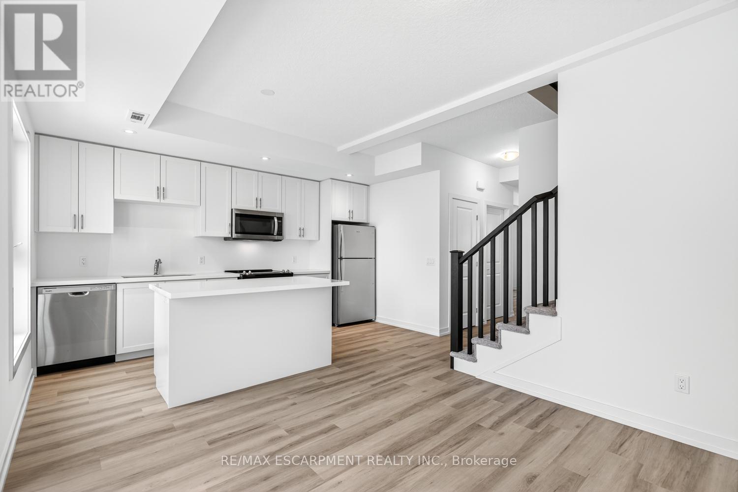 37 - 70 Kenesky Drive, Hamilton, Ontario  L0R 2H7 - Photo 10 - X12466484