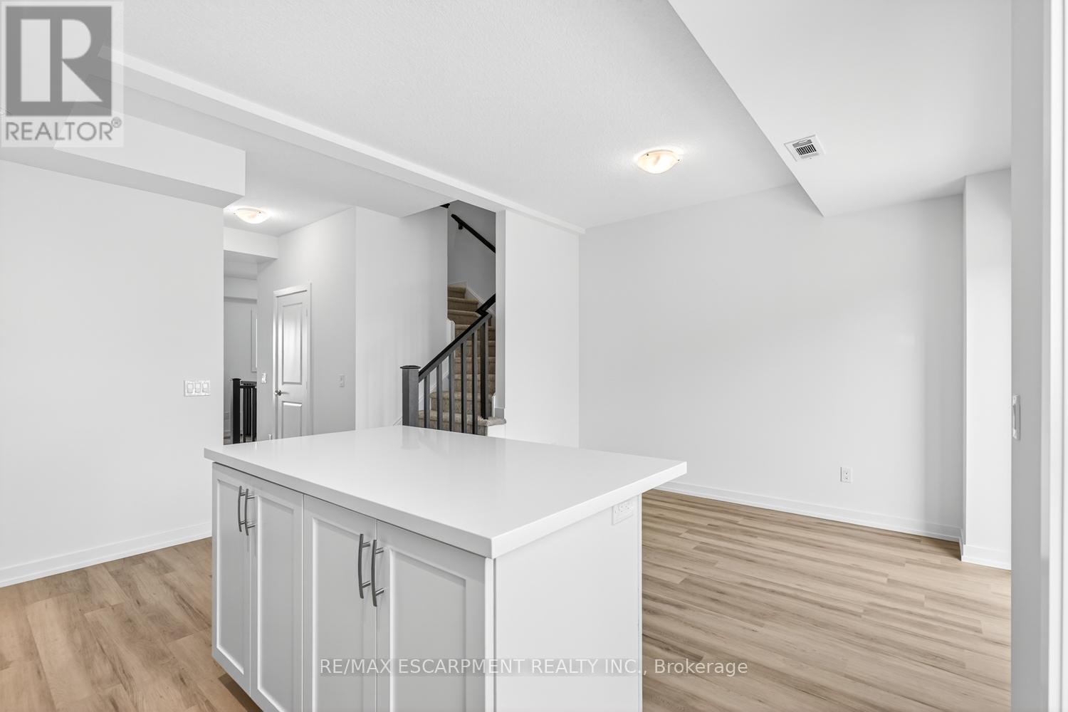 37 - 70 Kenesky Drive, Hamilton, Ontario  L0R 2H7 - Photo 13 - X12466484