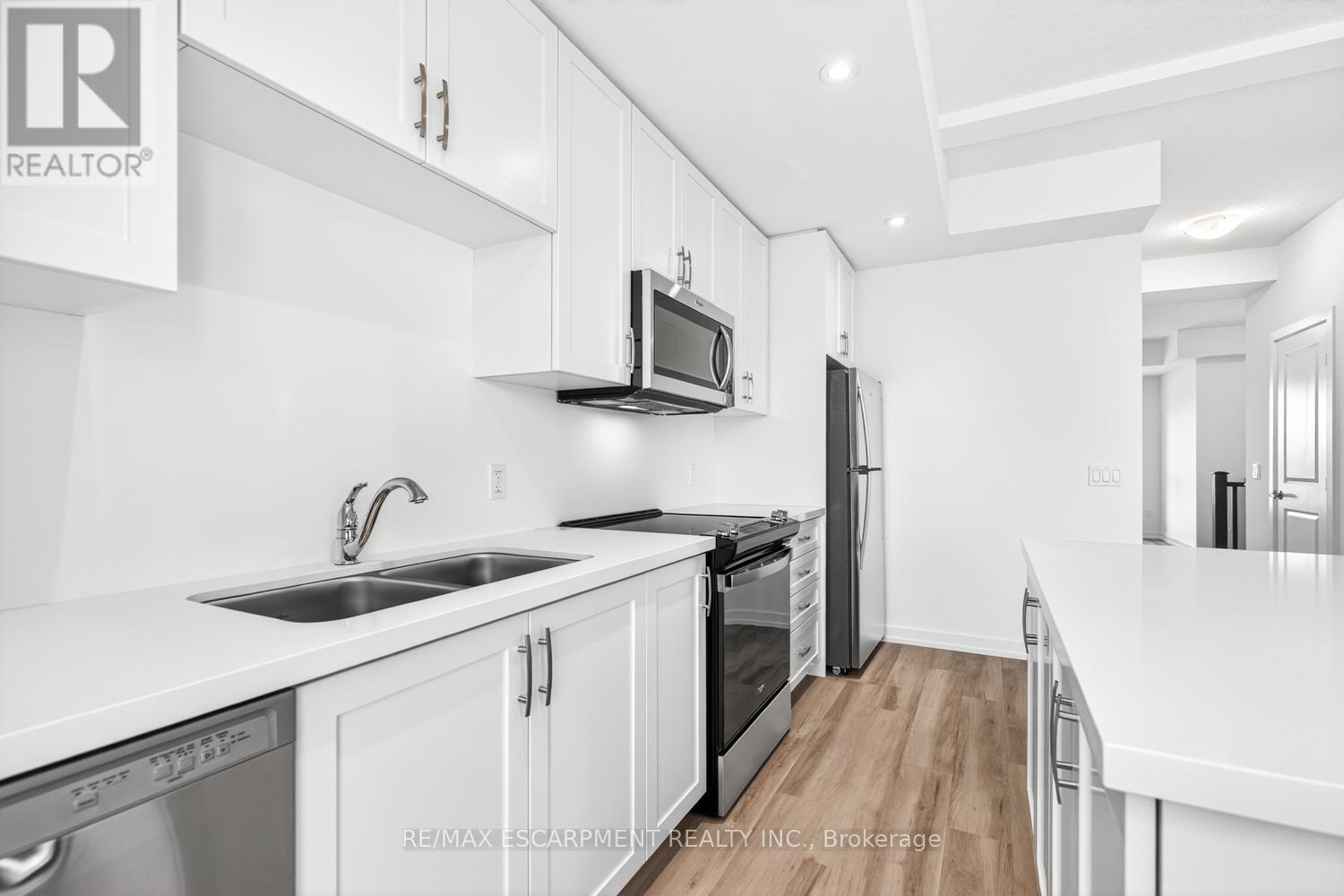 37 - 70 Kenesky Drive, Hamilton, Ontario  L0R 2H7 - Photo 14 - X12466484