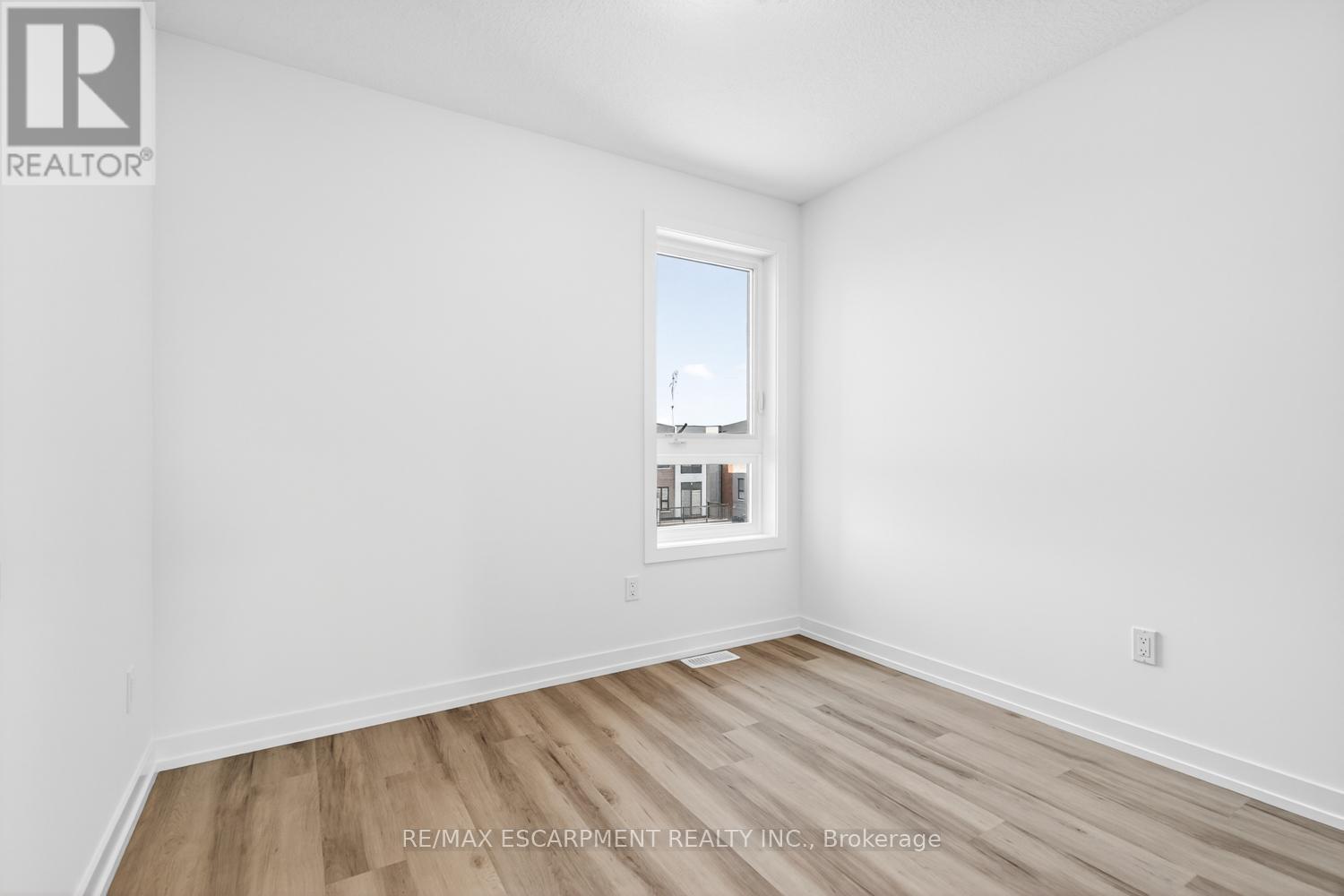 37 - 70 Kenesky Drive, Hamilton, Ontario  L0R 2H7 - Photo 33 - X12466484