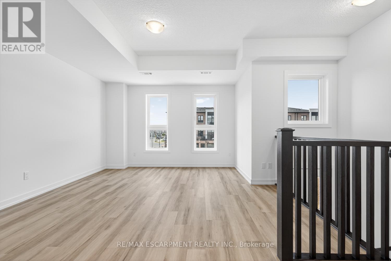 37 - 70 Kenesky Drive, Hamilton, Ontario  L0R 2H7 - Photo 4 - X12466484