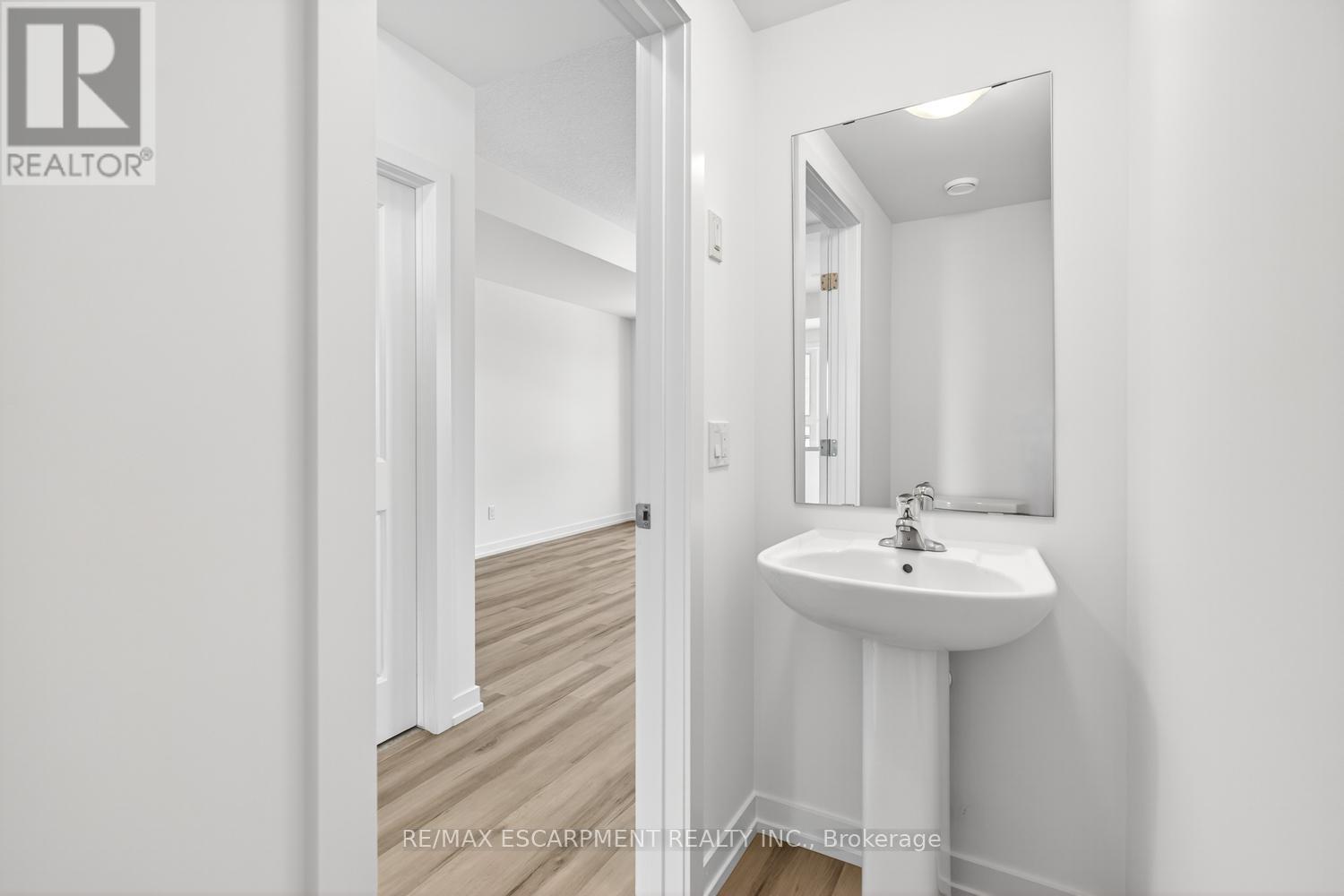 37 - 70 Kenesky Drive, Hamilton, Ontario  L0R 2H7 - Photo 8 - X12466484