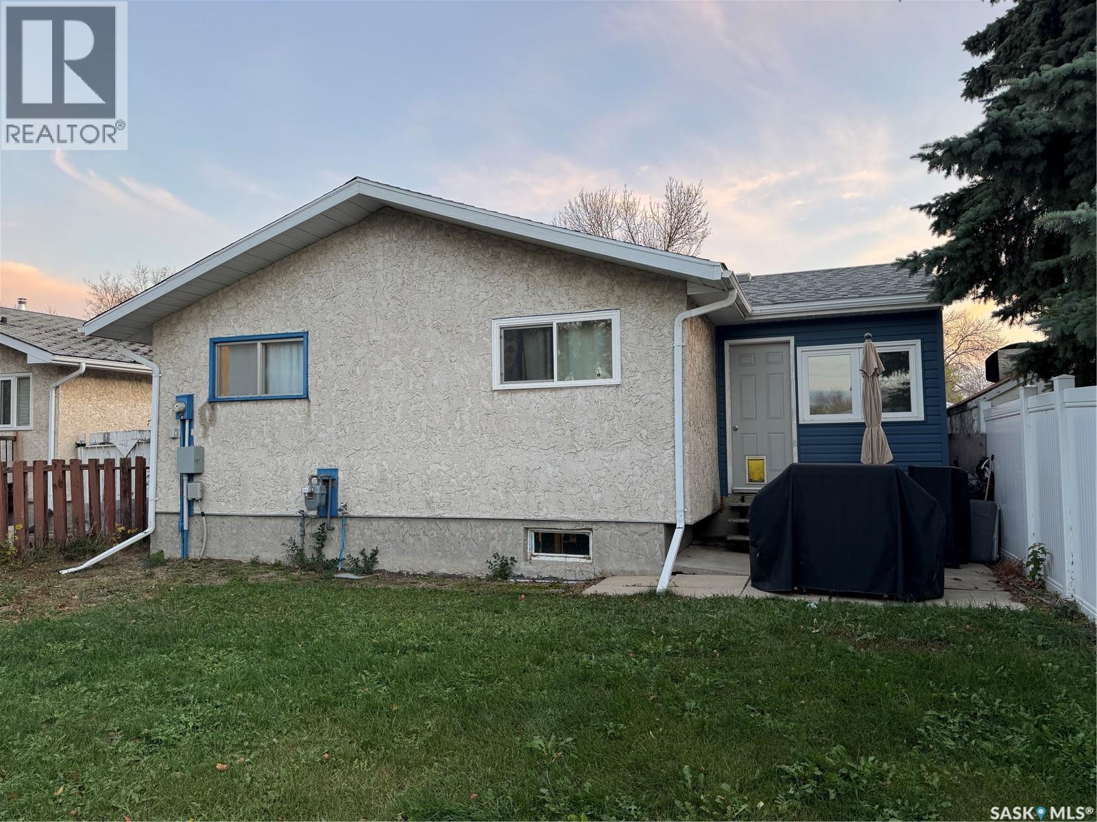 138 Thomson Avenue, Regina, Saskatchewan  S4N 5L3 - Photo 3 - SK020978