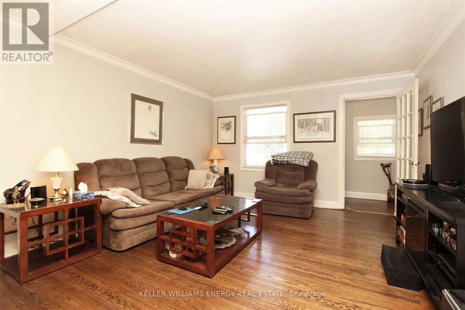 64 Grenfell Street, Oshawa, Ontario  L1J 4W2 - Photo 3 - E12464795