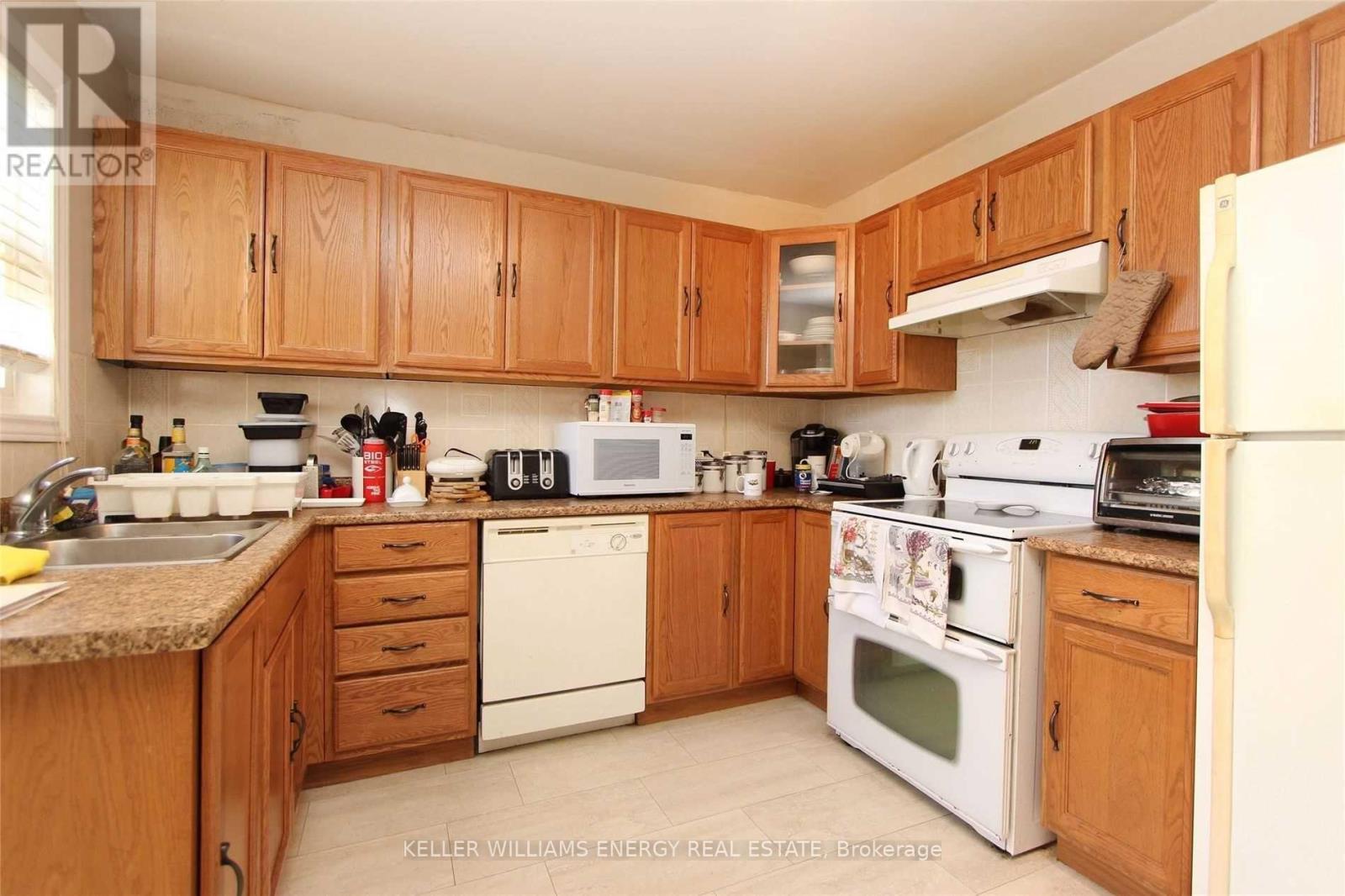 64 Grenfell Street, Oshawa, Ontario  L1J 4W2 - Photo 6 - E12464795