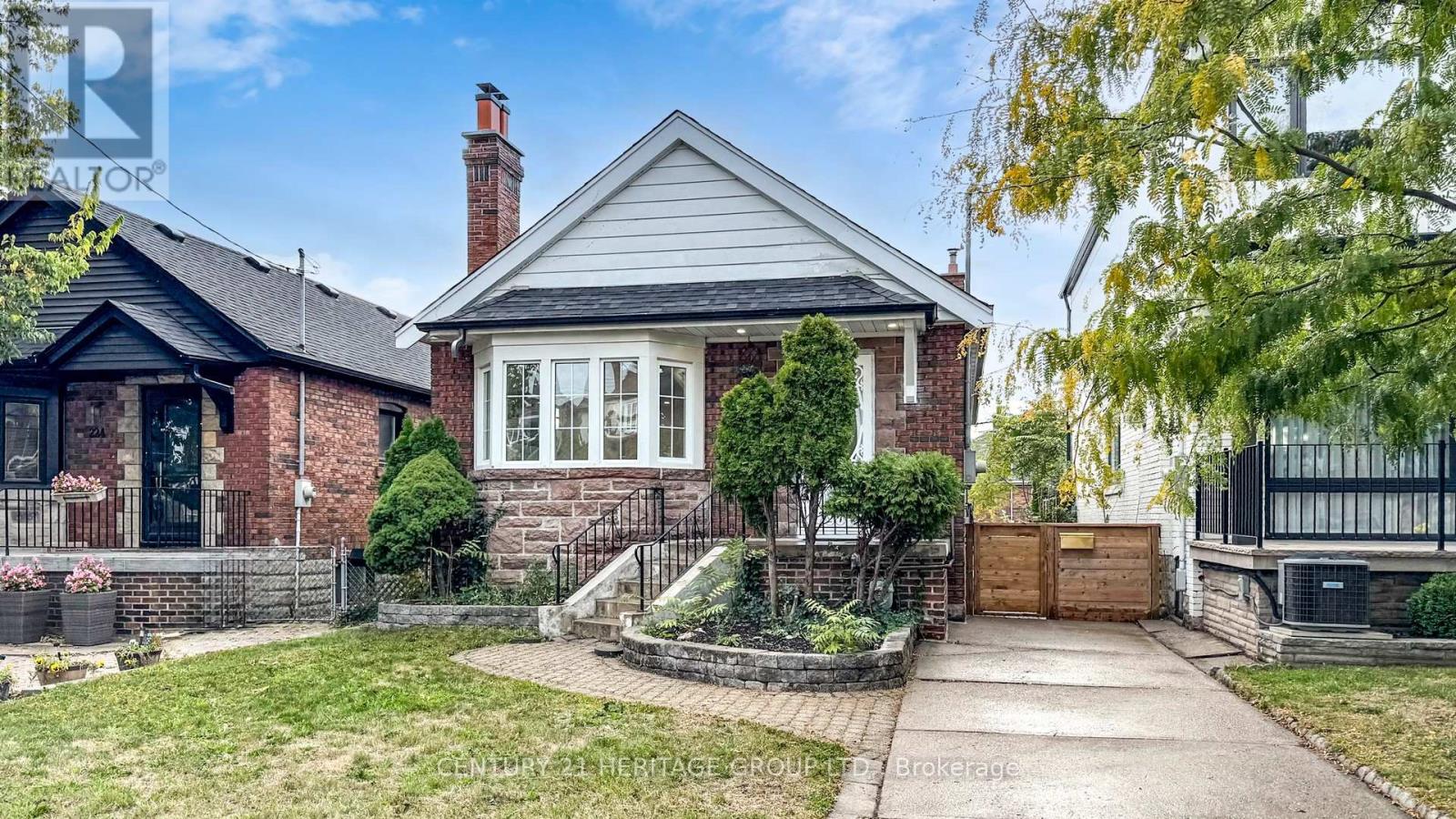 226 DONLANDS AVENUE, Toronto, Ontario