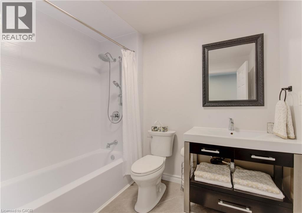 6 Churchill Street, Waterloo, Ontario  N2L 2X2 - Photo 35 - 40779795