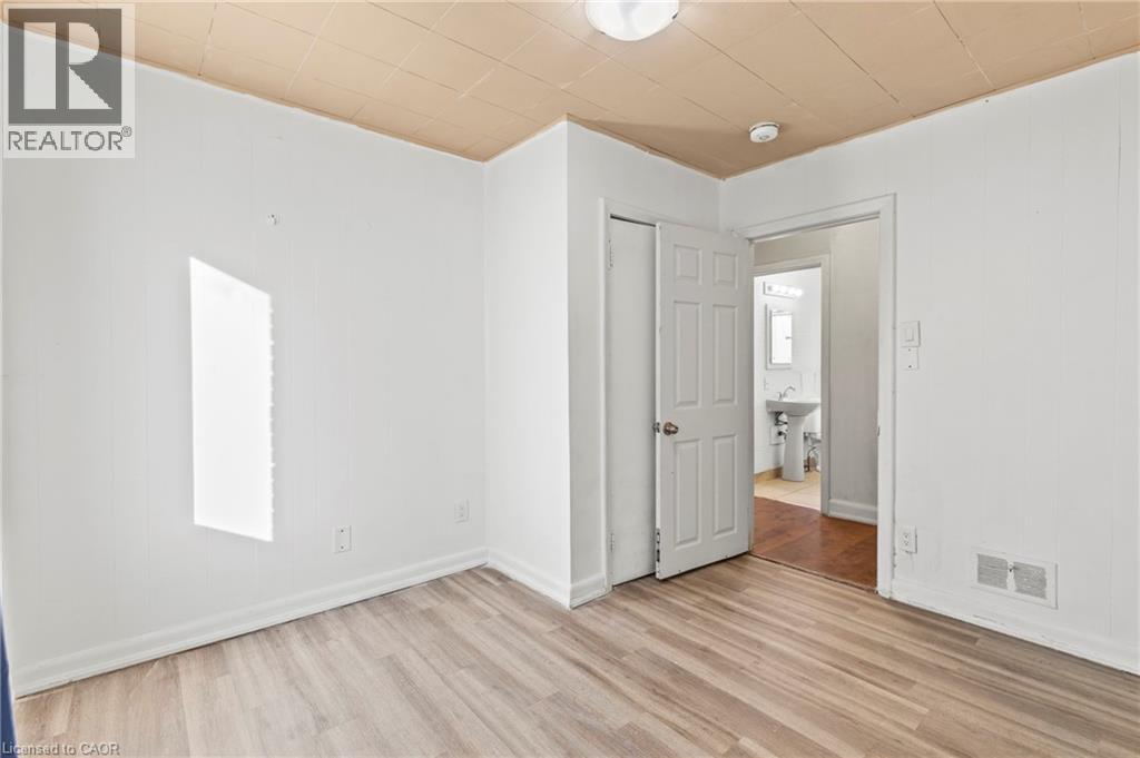 50 West 4th Street, Hamilton, Ontario  L9C 3M4 - Photo 11 - 40744264