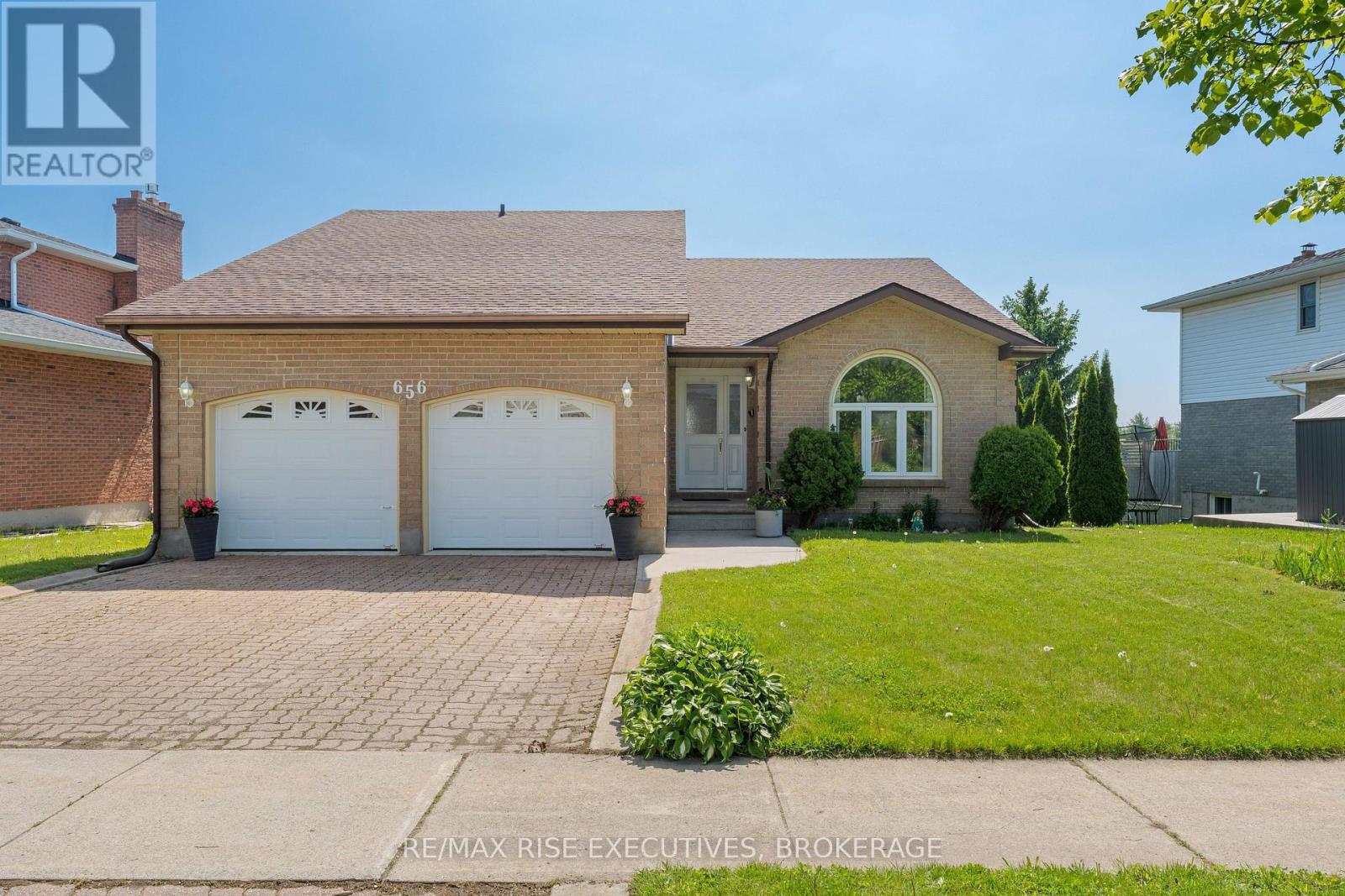 656 RIVERMEADE AVENUE, Kingston, Ontario