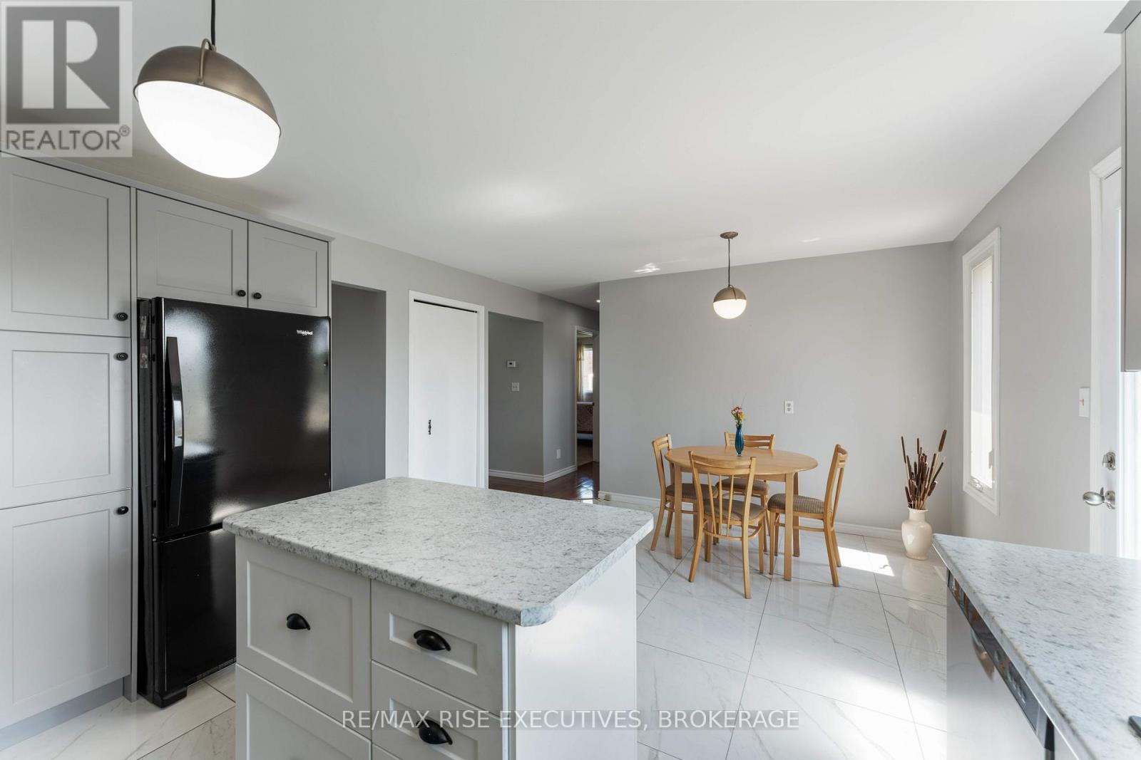 656 Rivermeade Avenue, Kingston, Ontario  K7M 7Z6 - Photo 11 - X12466585