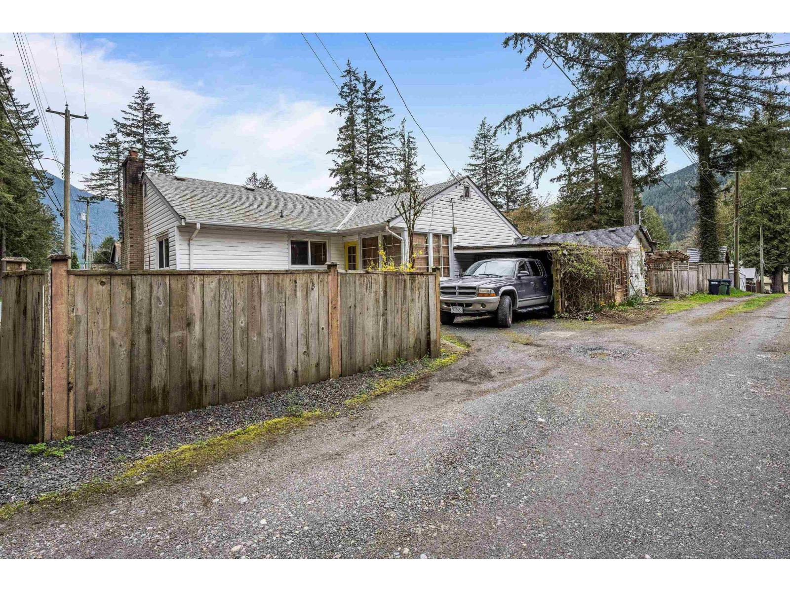 404 Birch Street, Cultus Lake North, Cultus Lake, British Columbia  V2R 4Z3 - Photo 36 - R3059095